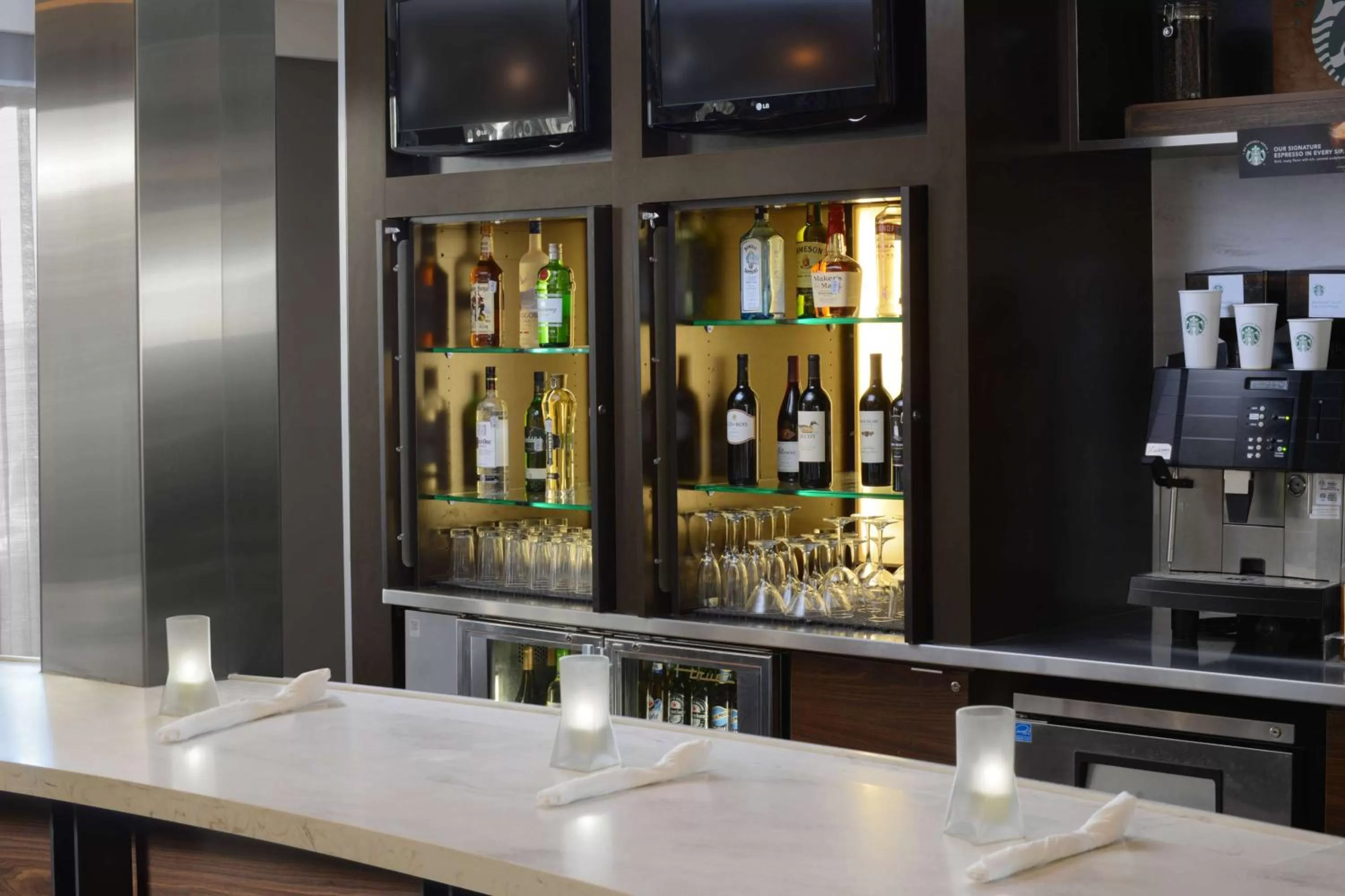 Restaurant/places to eat in Sonesta Select Dallas Central Expressway