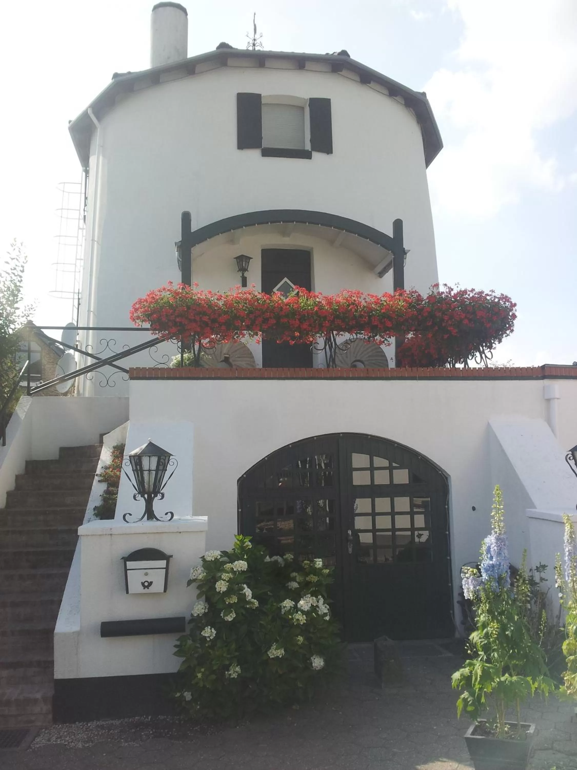 Facade/entrance in De Witte Molen Kranenburg