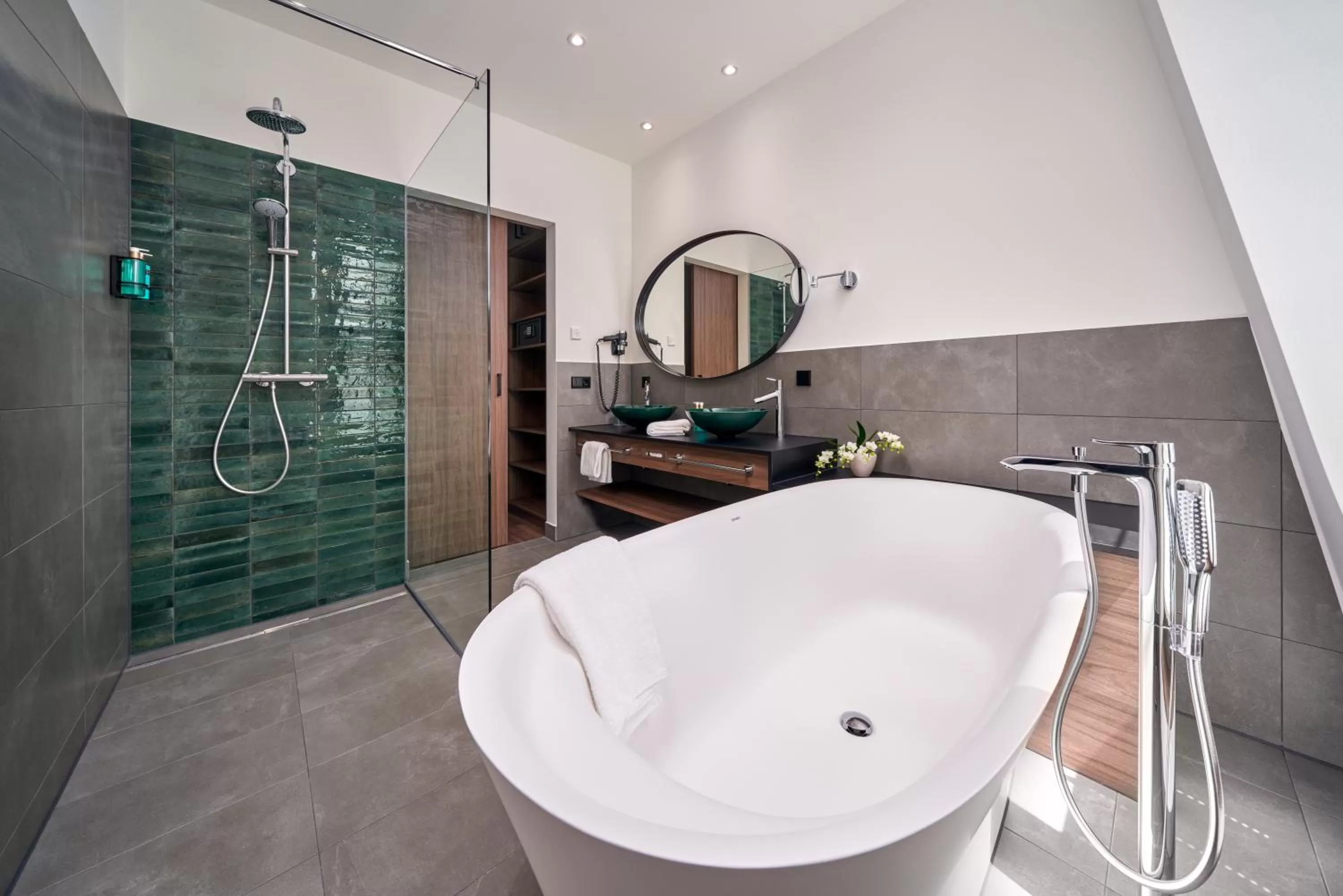 Bathroom in Karls Hotel