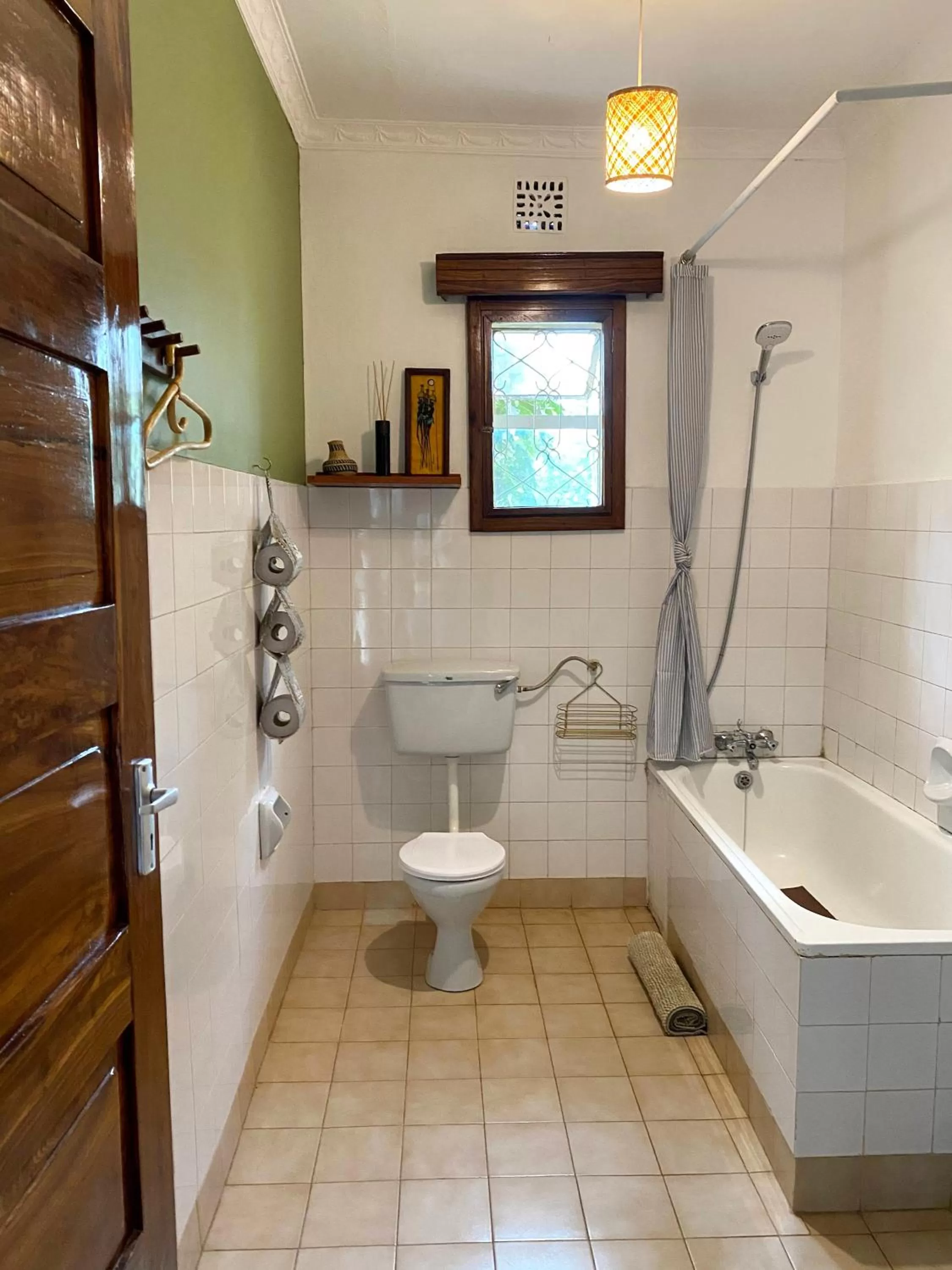 Bathroom in Utamaduni House B&B