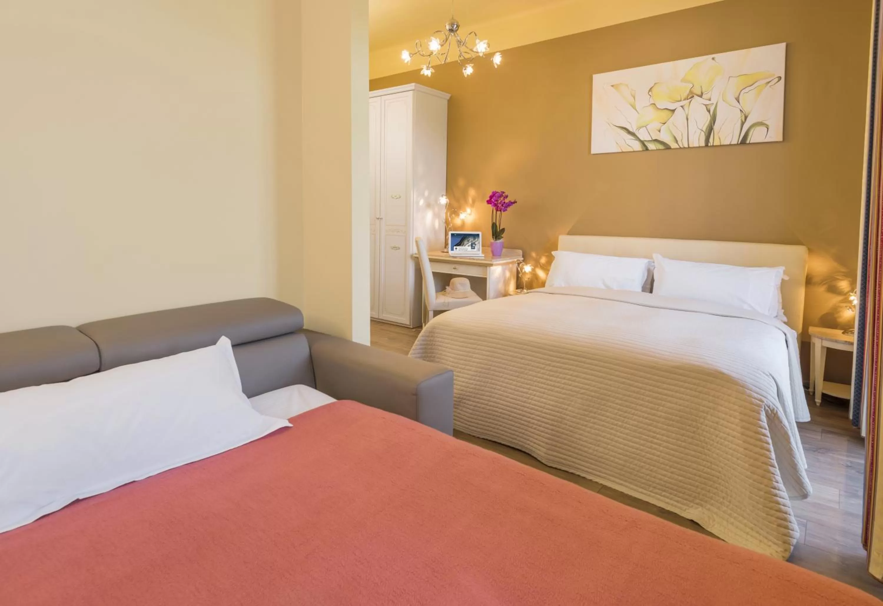 Photo of the whole room, Bed in Hotel Victoria