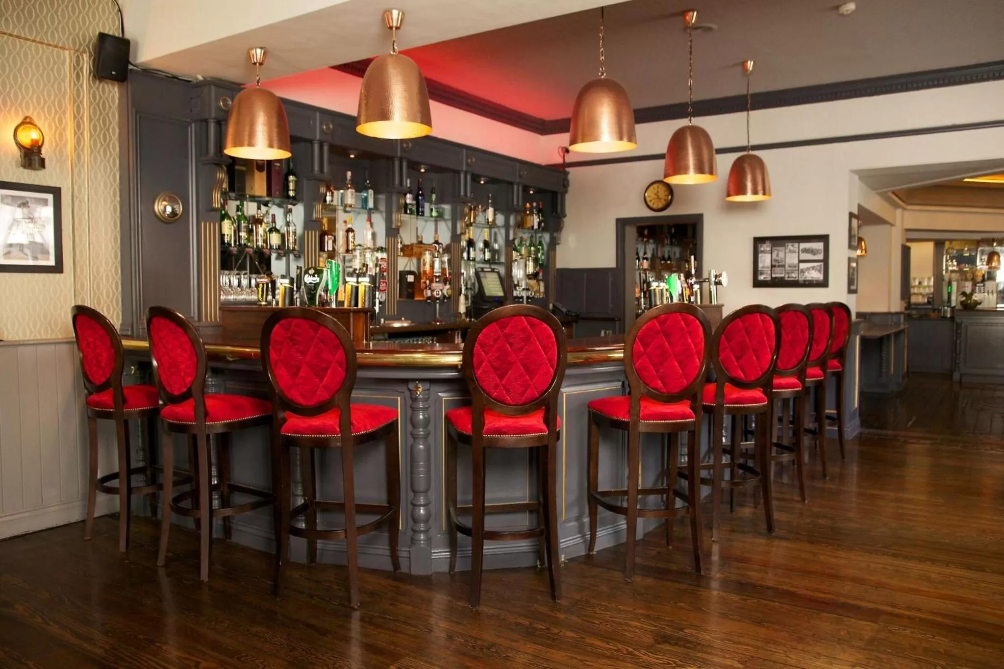 Food and drinks in Anner Hotel