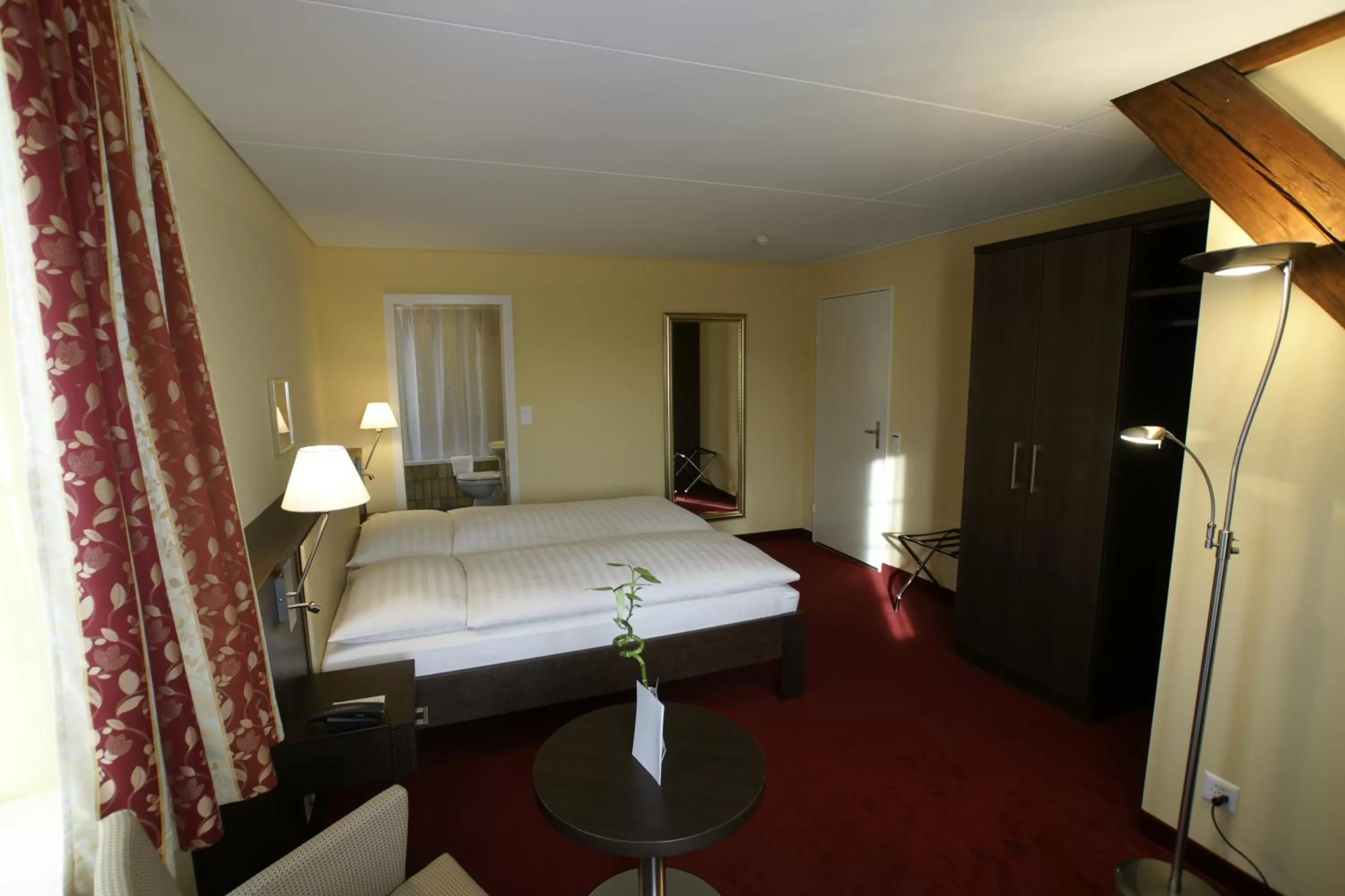 Photo of the whole room, Bed in Ochsen Lenzburg