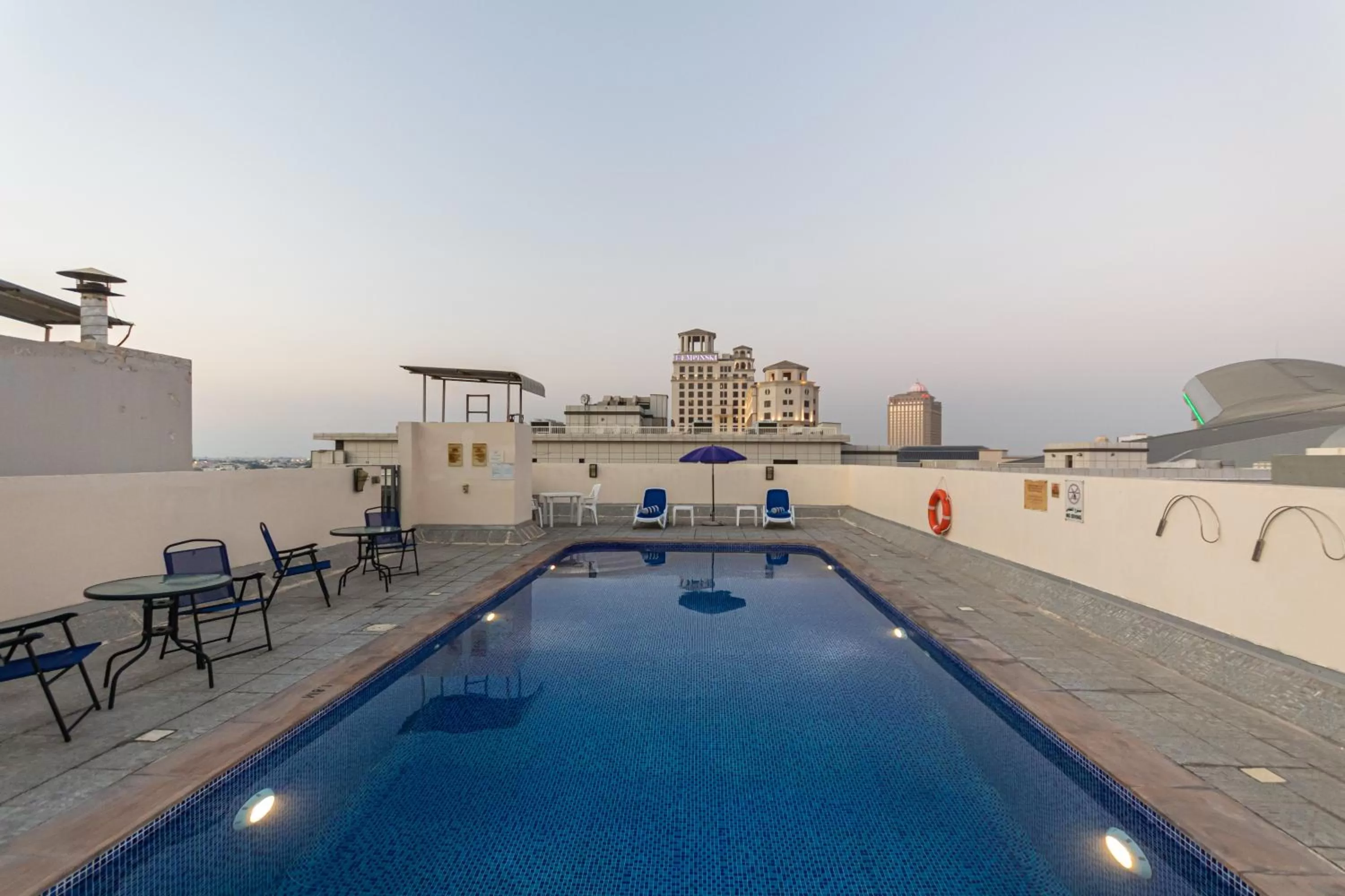 Swimming pool in Auris Boutique Hotel Apartments, Al Barsha - At The Mall