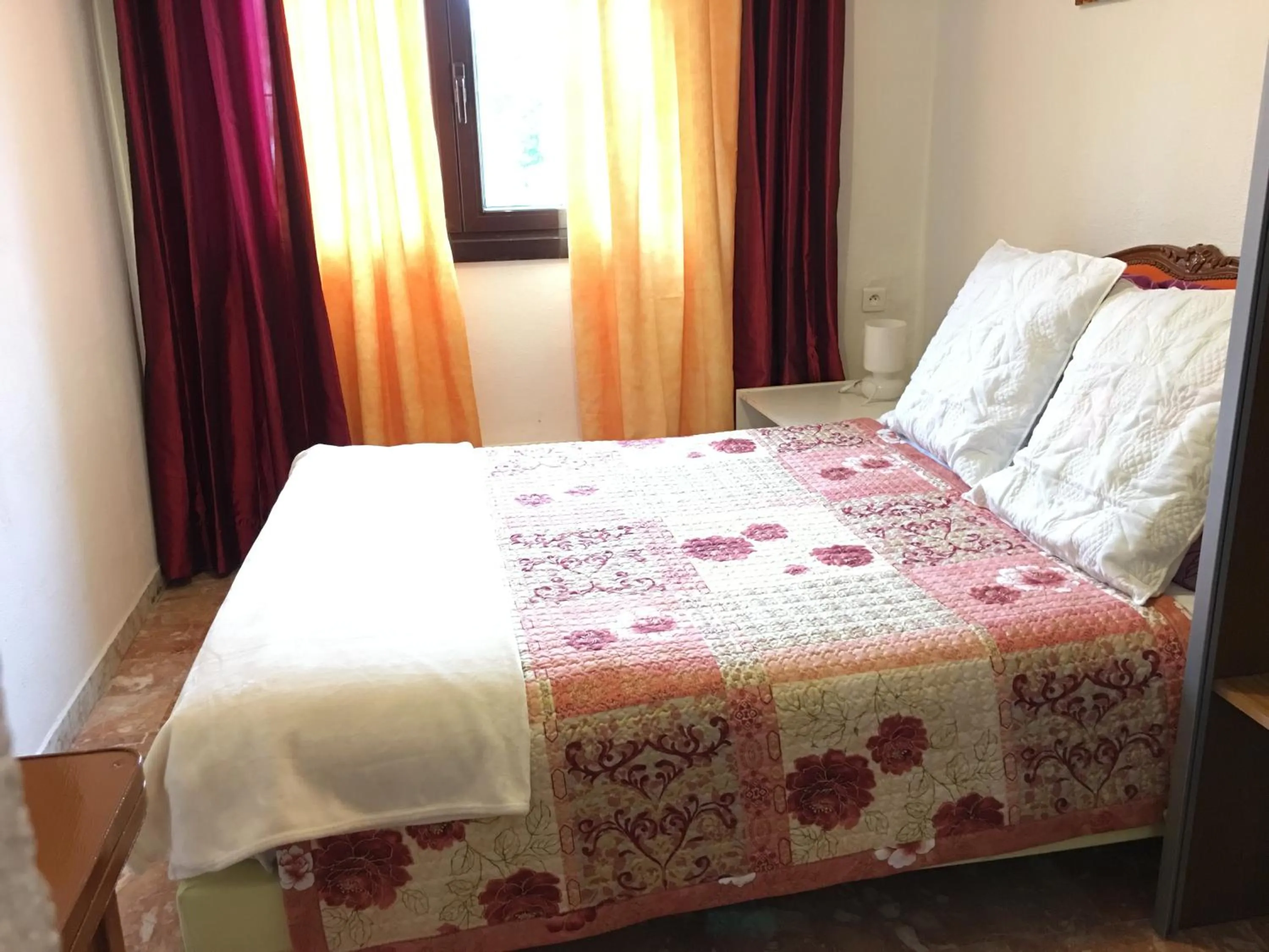 Bed in Hotel Paris Star