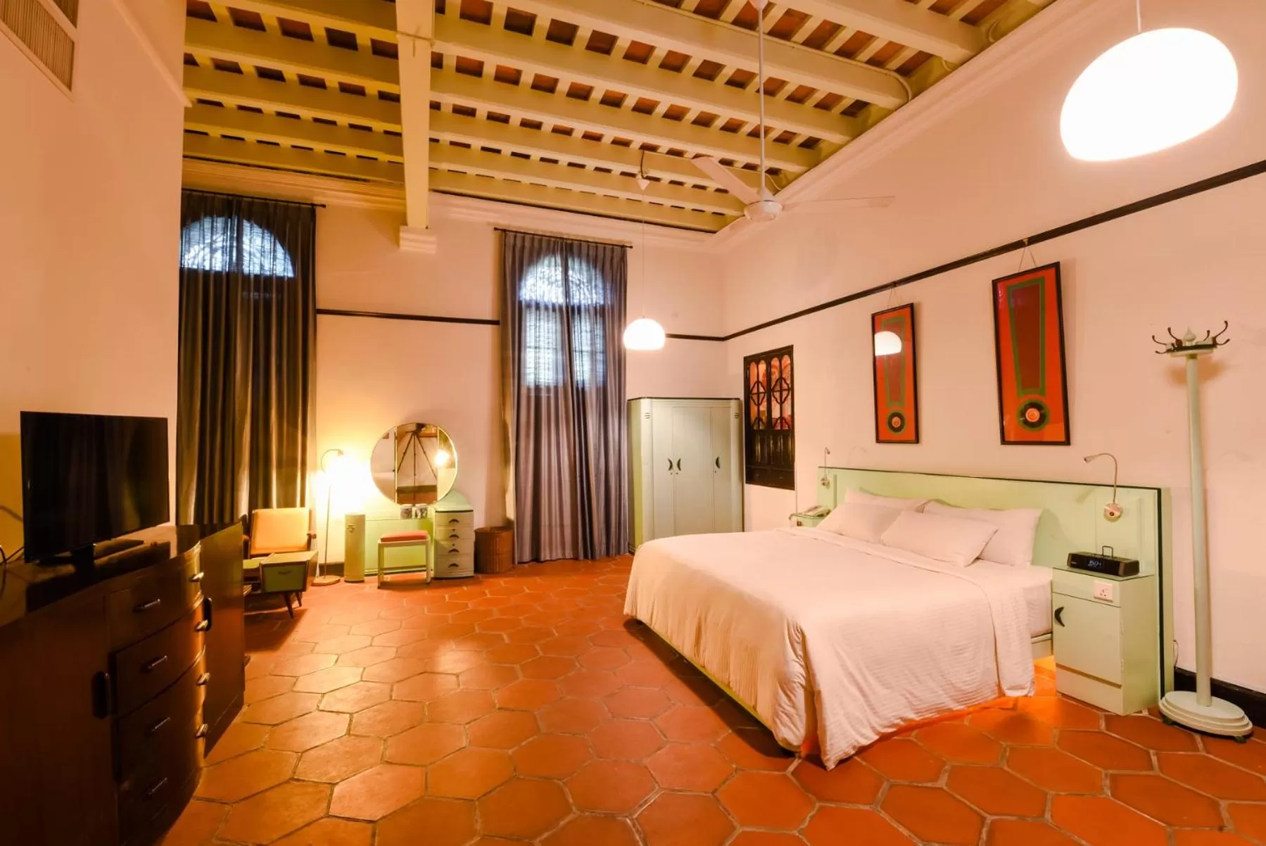 Bedroom, Bed in Cheong Fatt Tze - The Blue Mansion