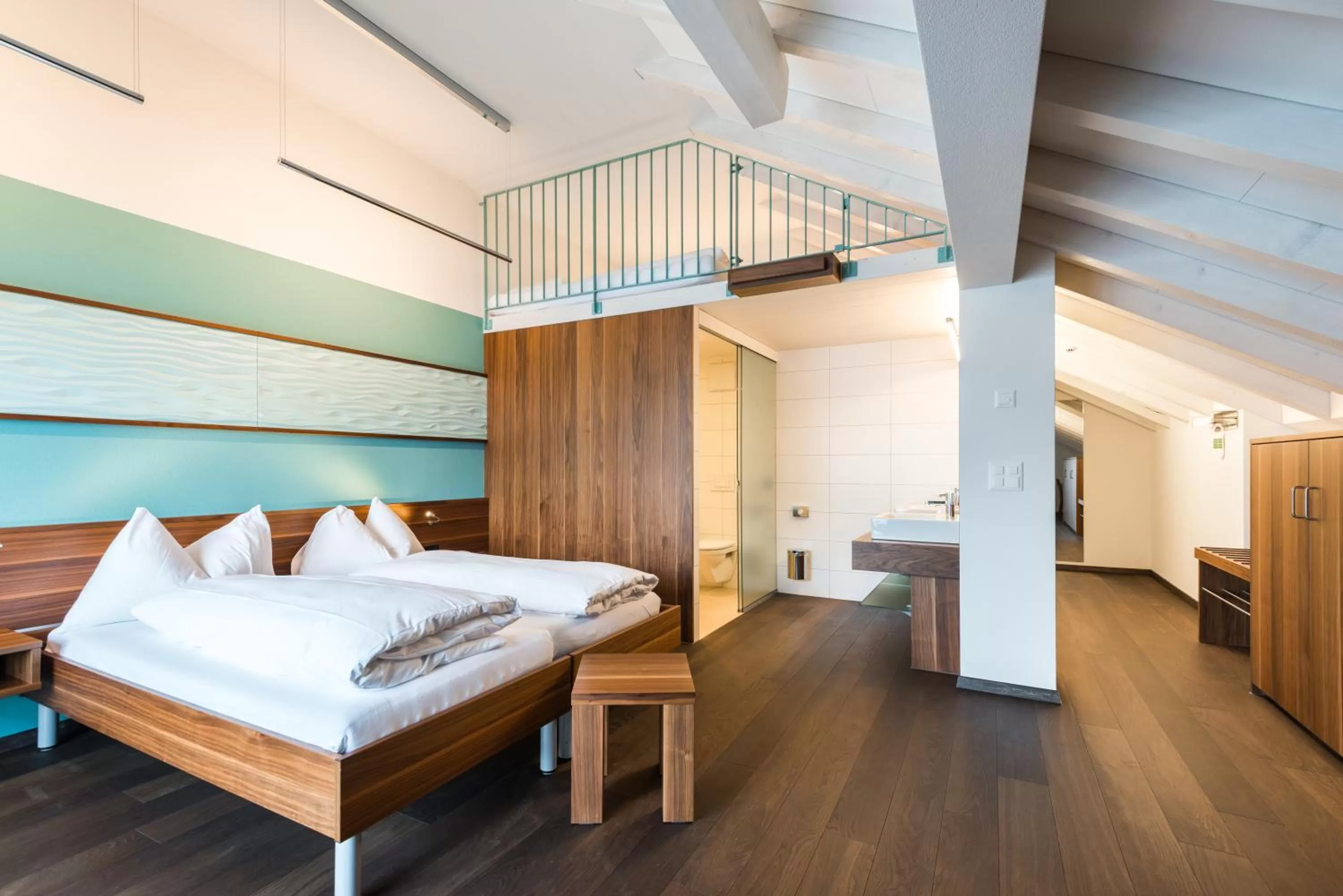 Photo of the whole room, Bed in Hotel Nidwaldnerhof direkt am See