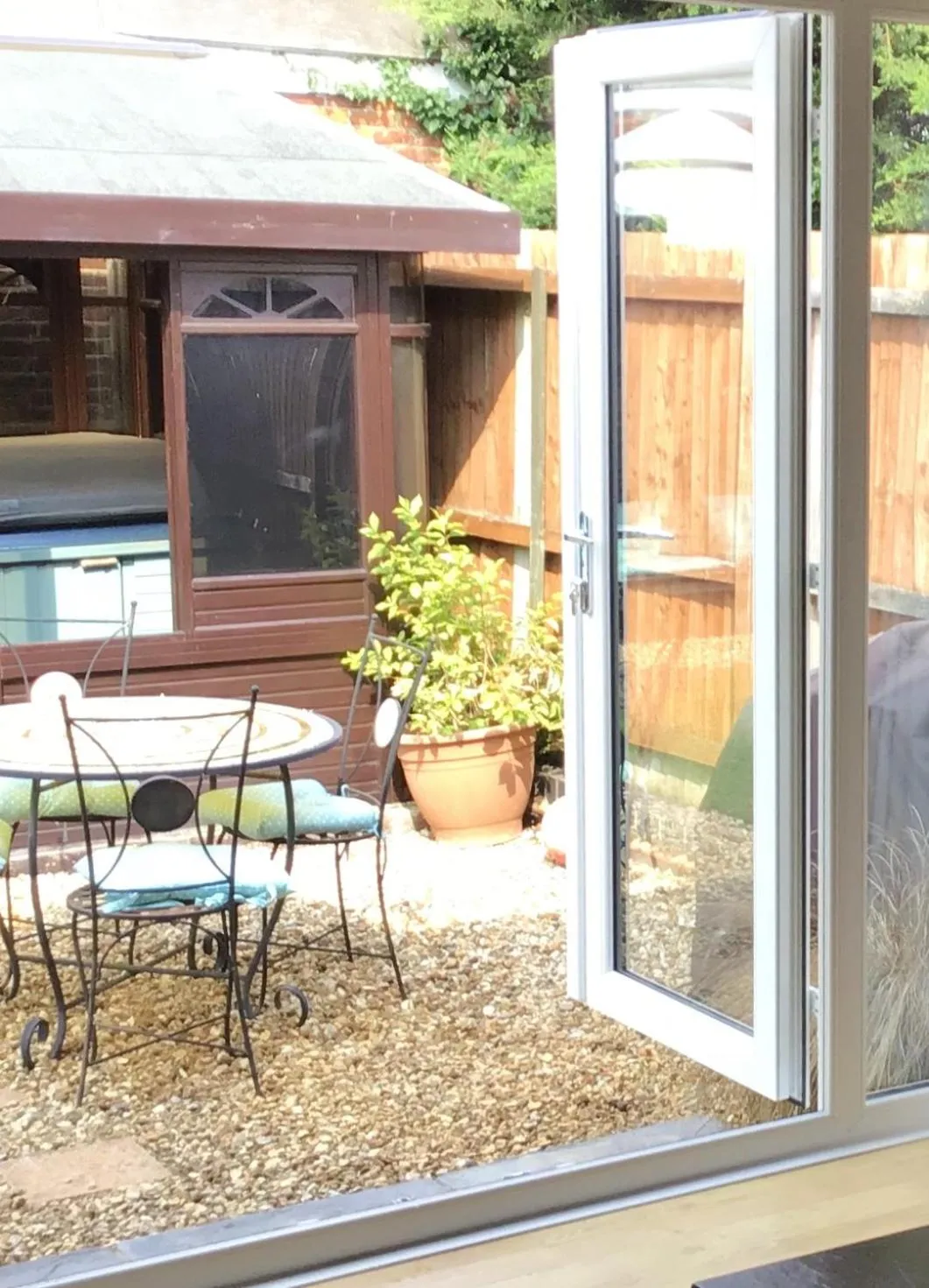 Patio in Little Lodge B&B Lutterworth