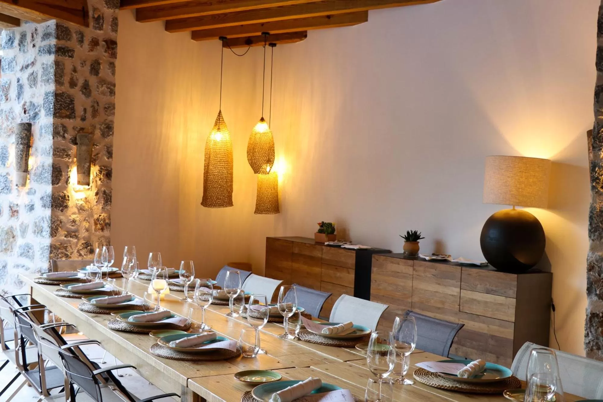 Restaurant/places to eat in Hotel Es Port