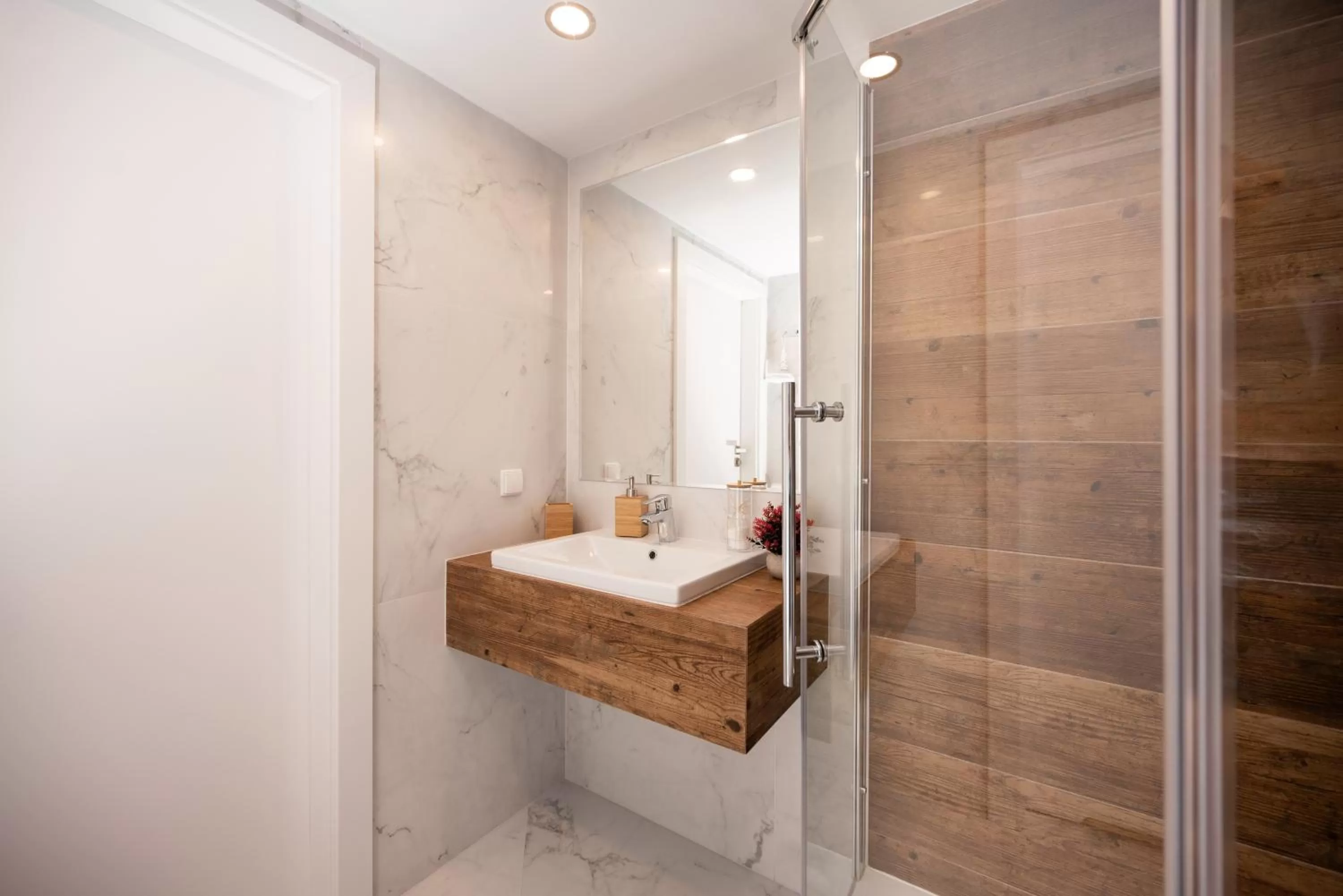 Shower in Hive Family House