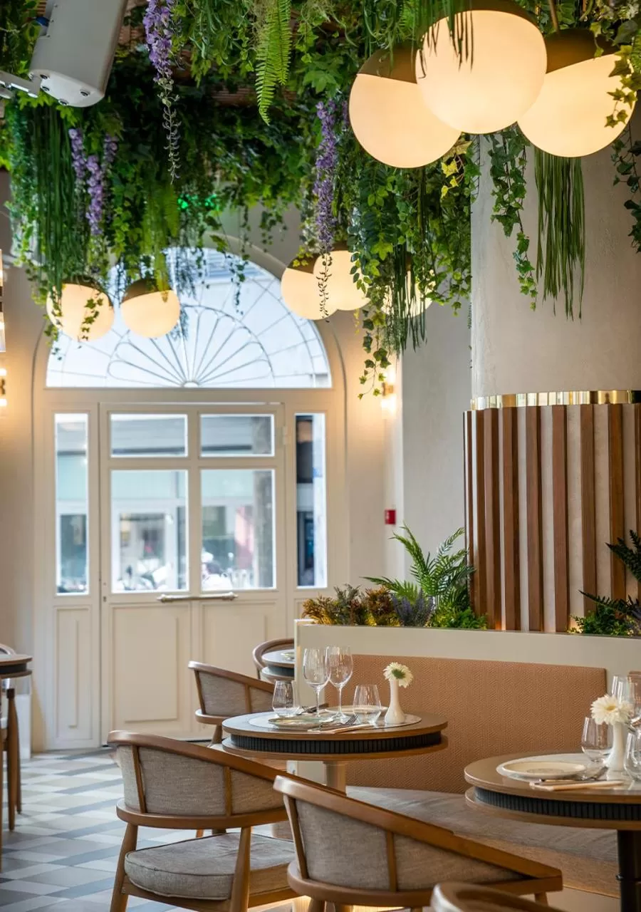 Restaurant/places to eat in Belle Epoque Suites