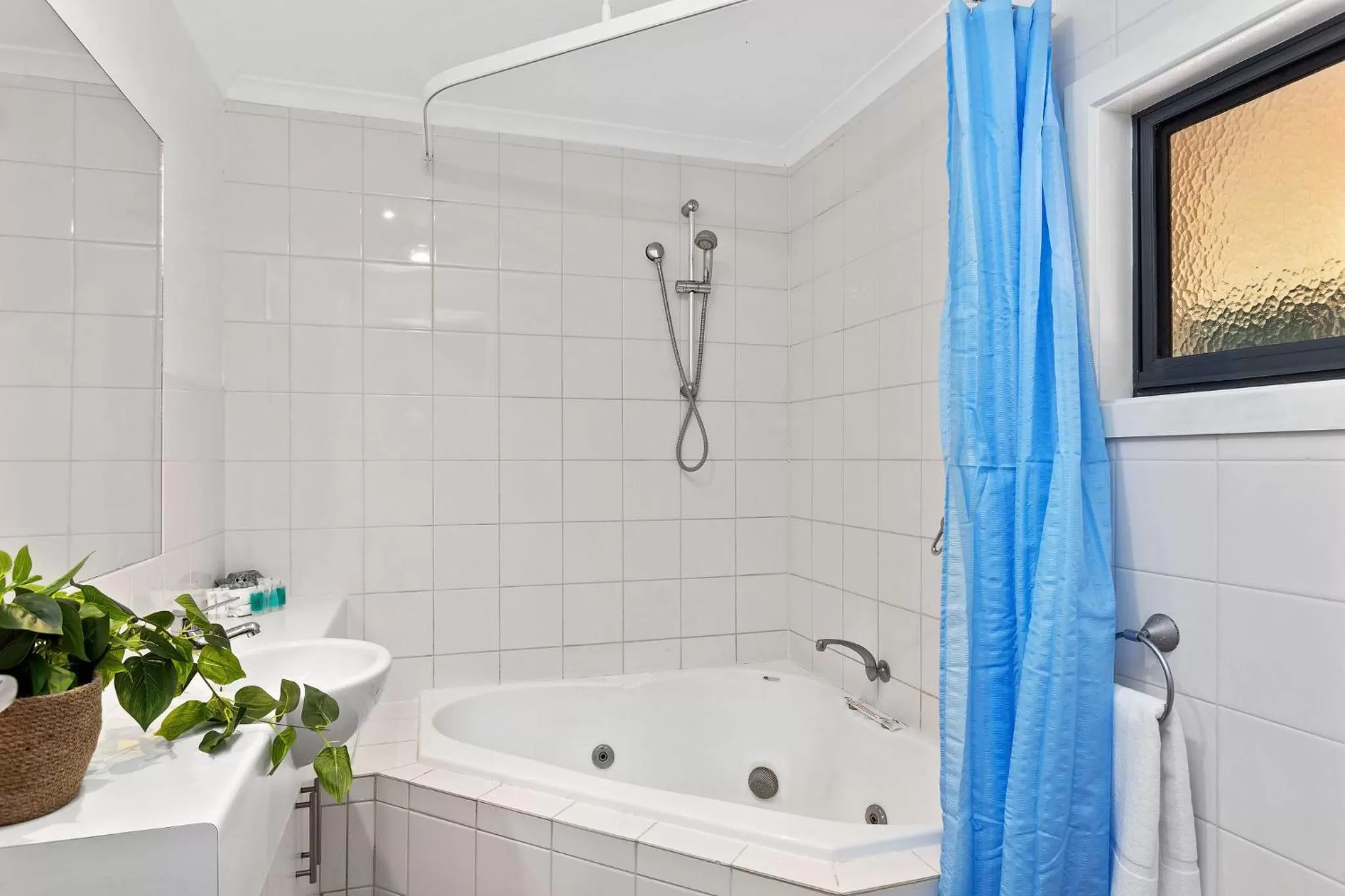 Bathroom in Whitecrest Eco Apartments Great Ocean Road