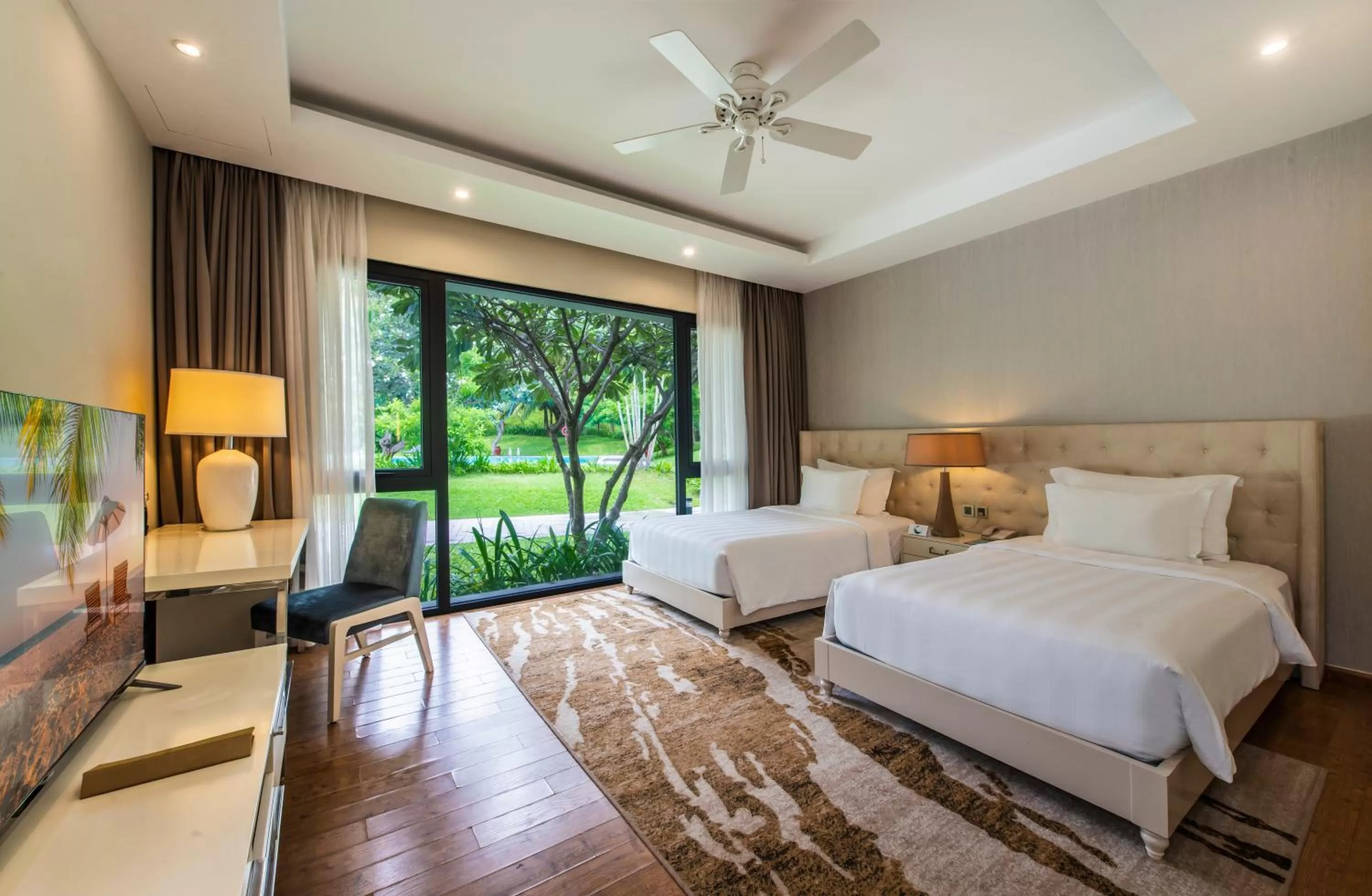 Bedroom, Bed in Vinpearl Resort & Spa Nha Trang Bay