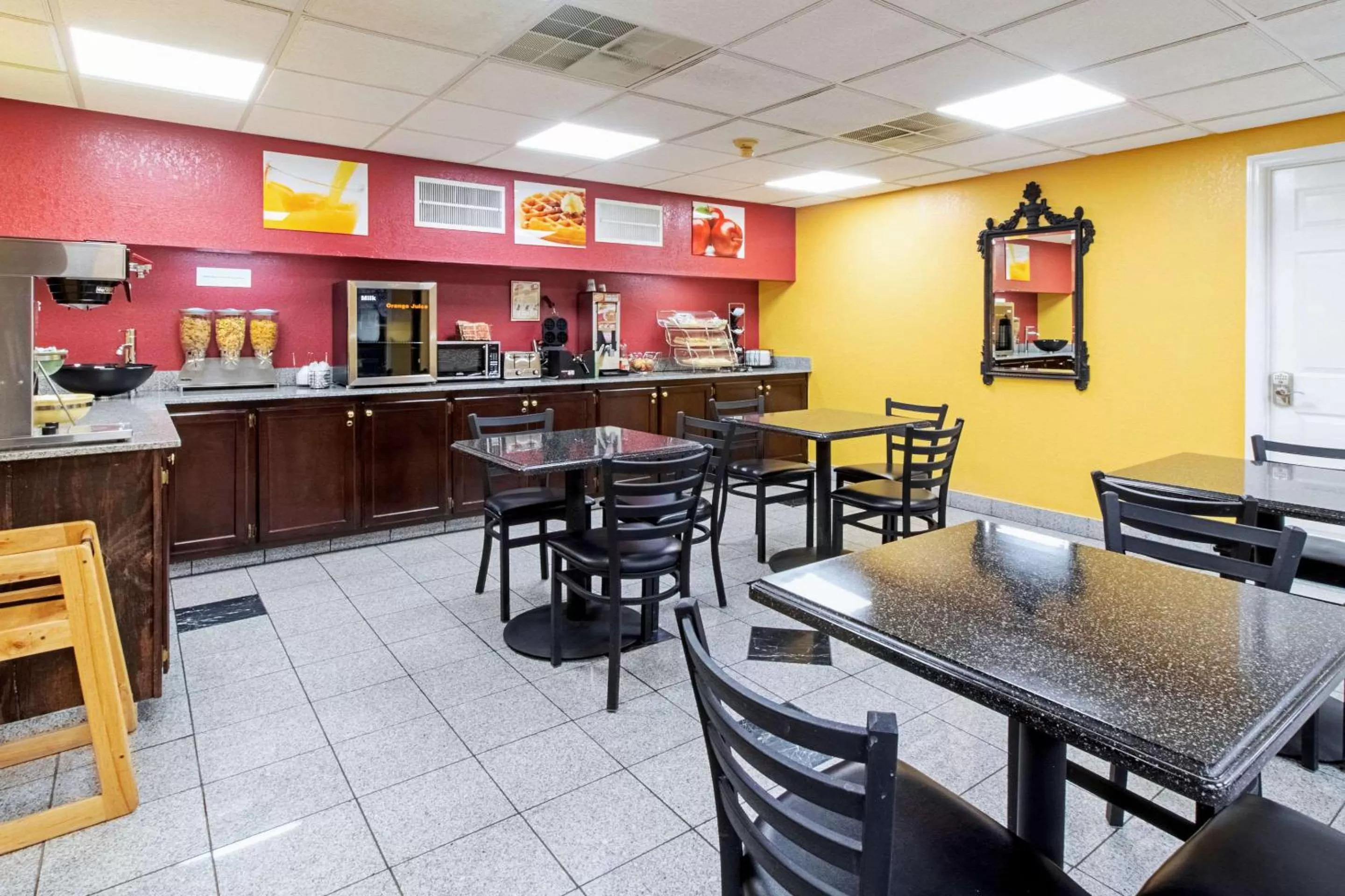 Restaurant/places to eat in Quality Inn & Suites Dickson