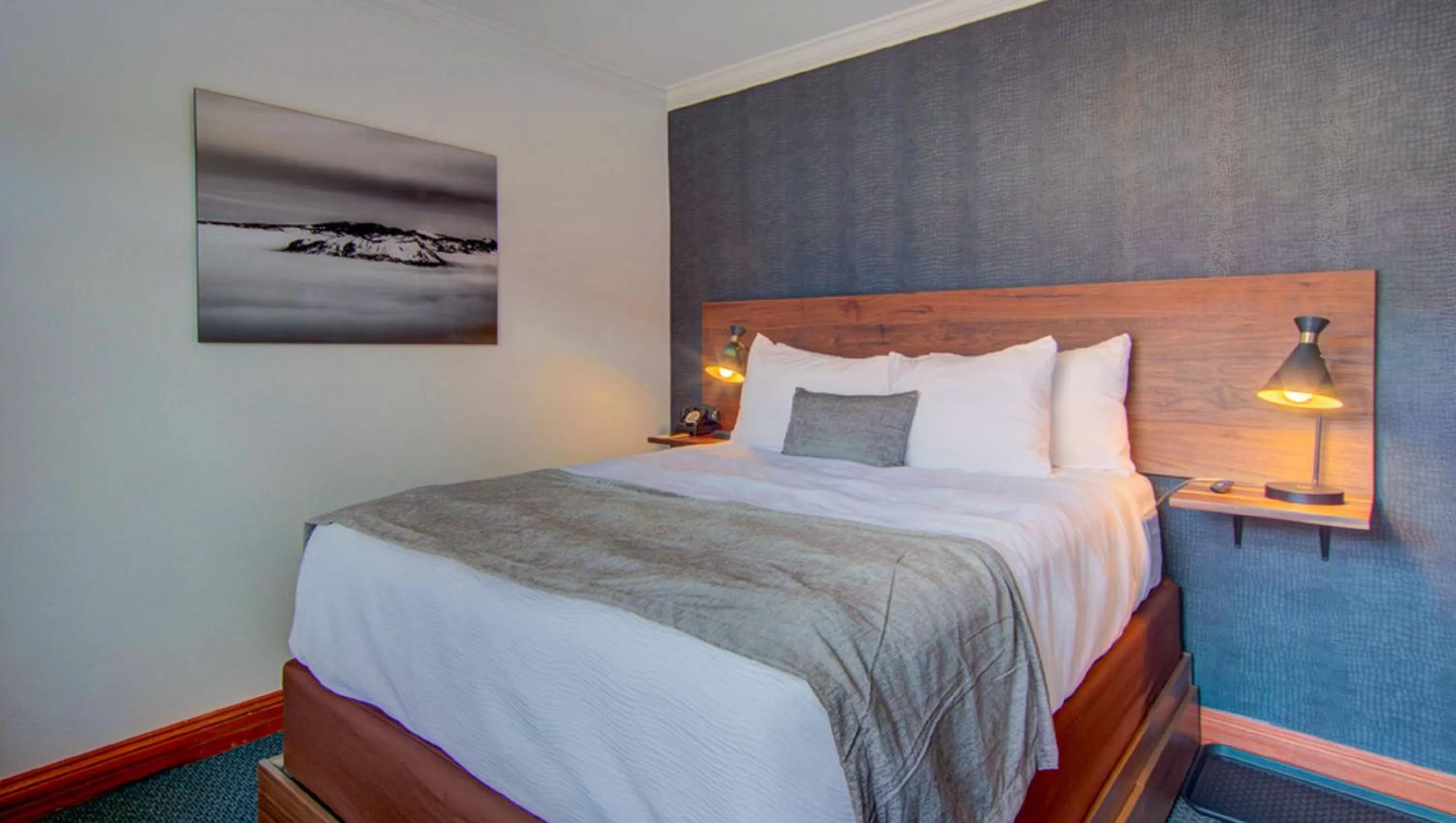 Bedroom, Bed in The Bristol Hotel