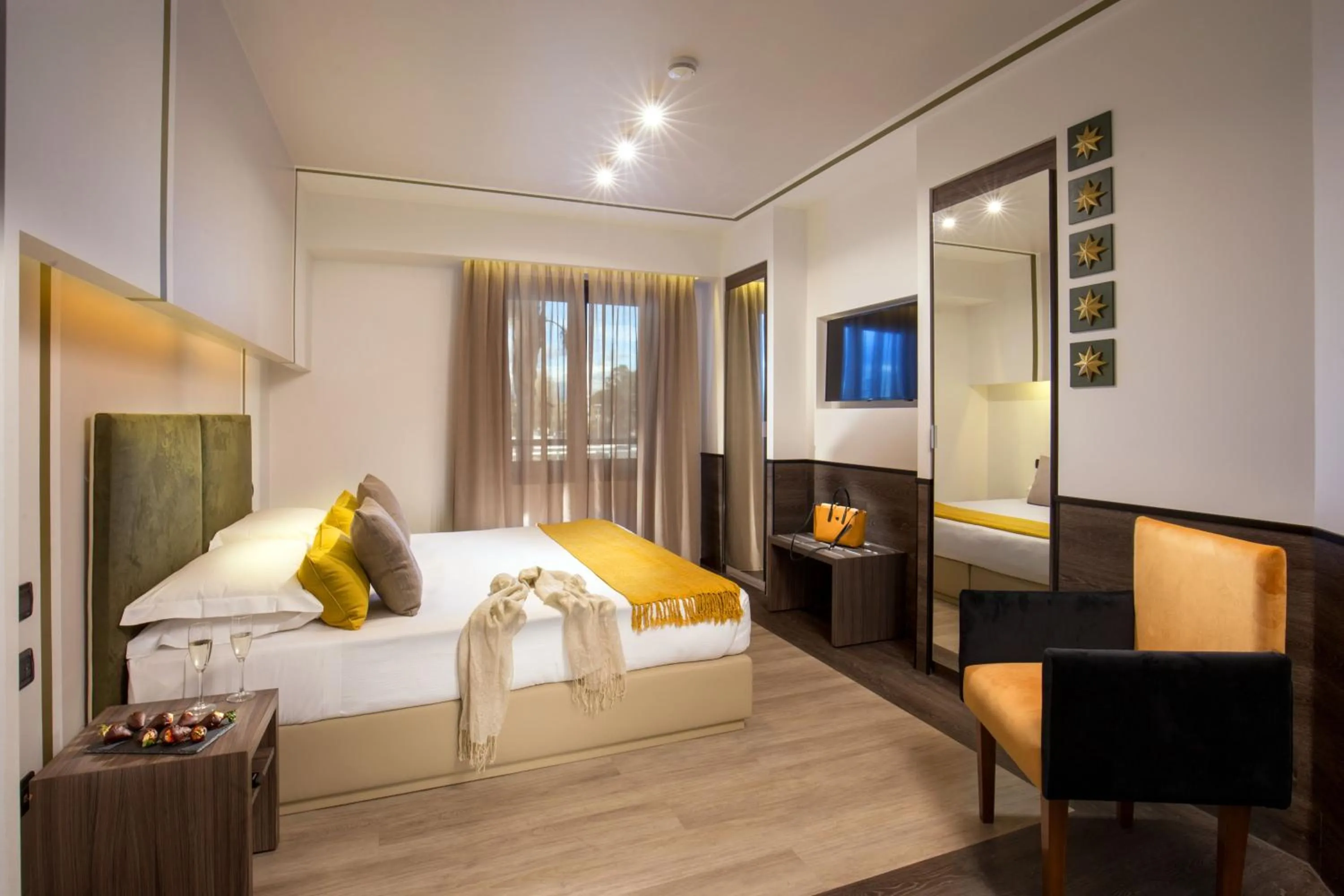 Bathroom, Bed in Hotel Domidea