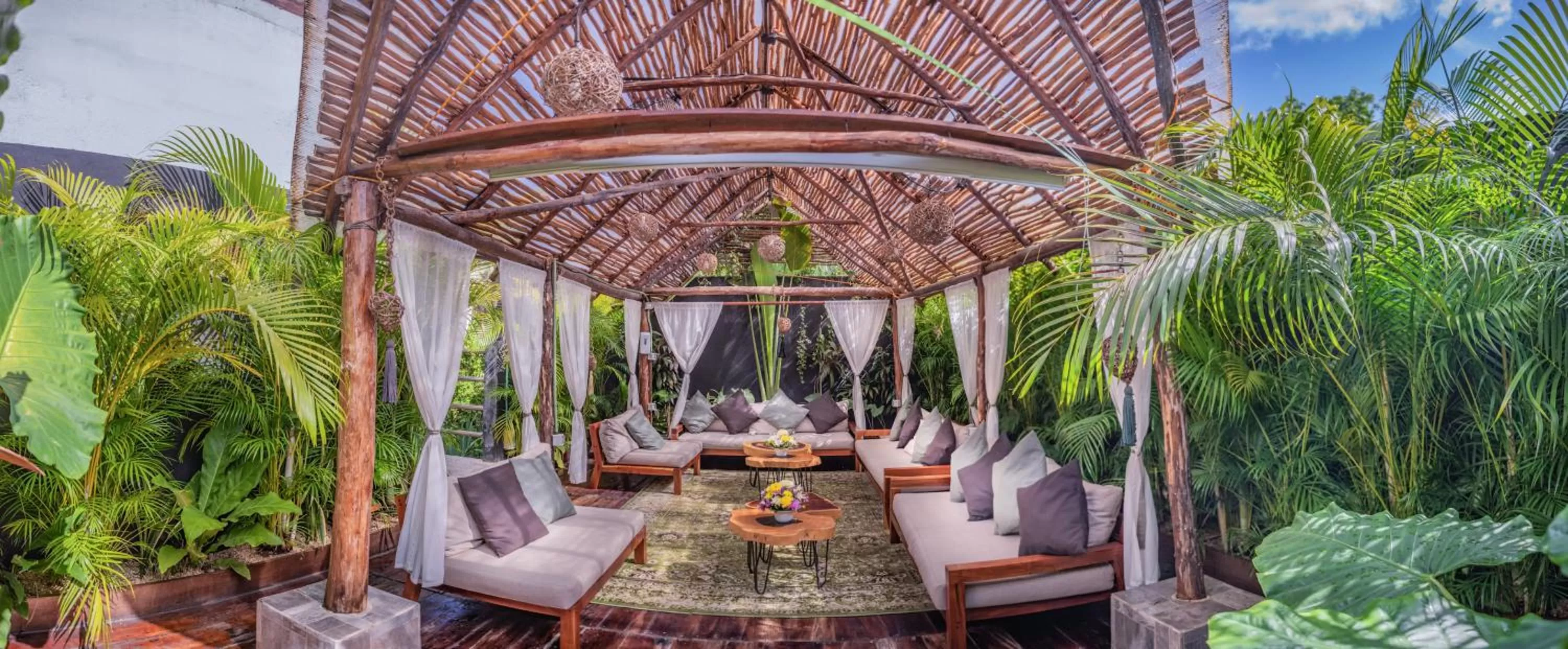 Patio in Grand Balam Plaza