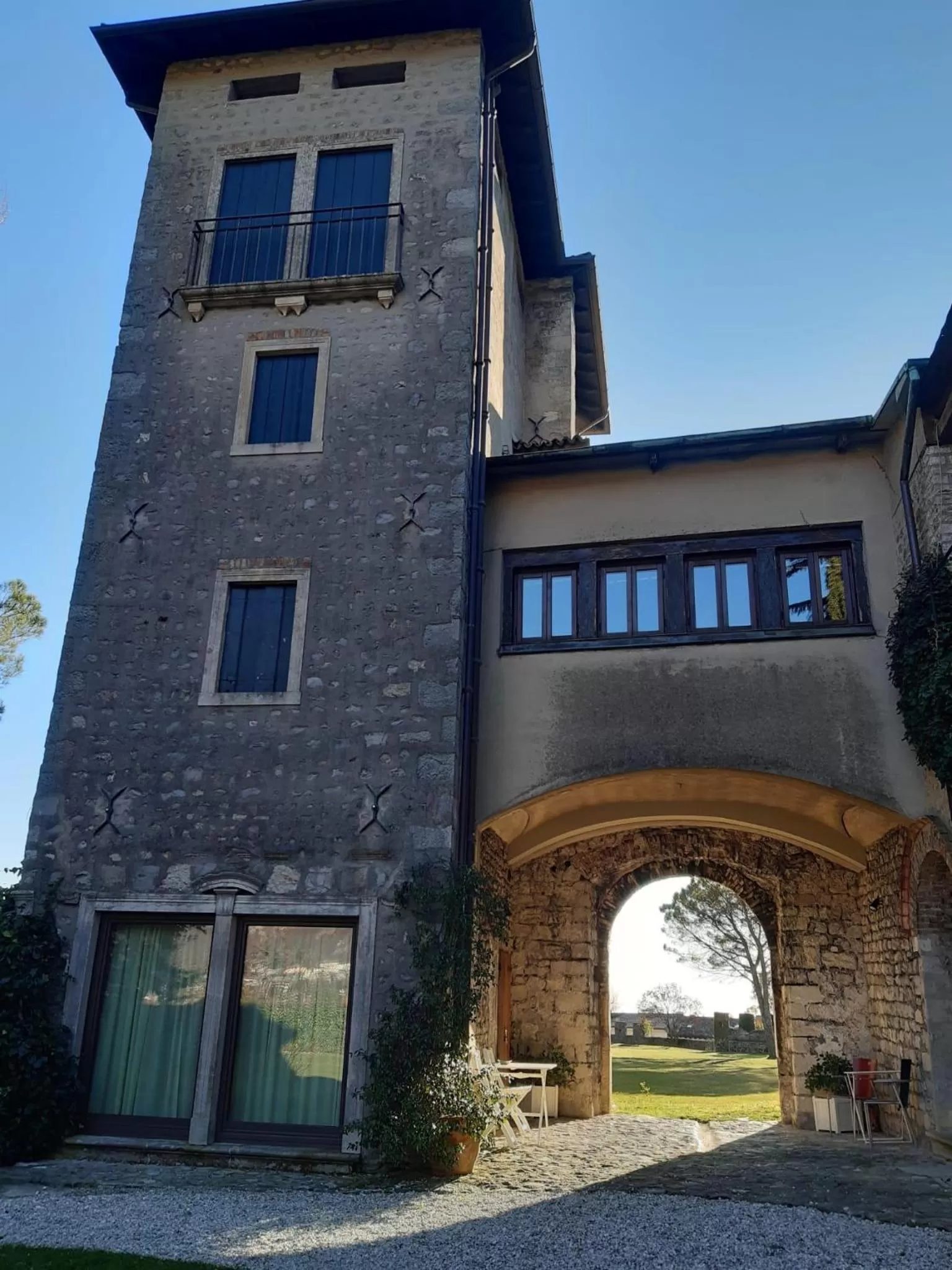 Property Building in Castrum di Serravalle