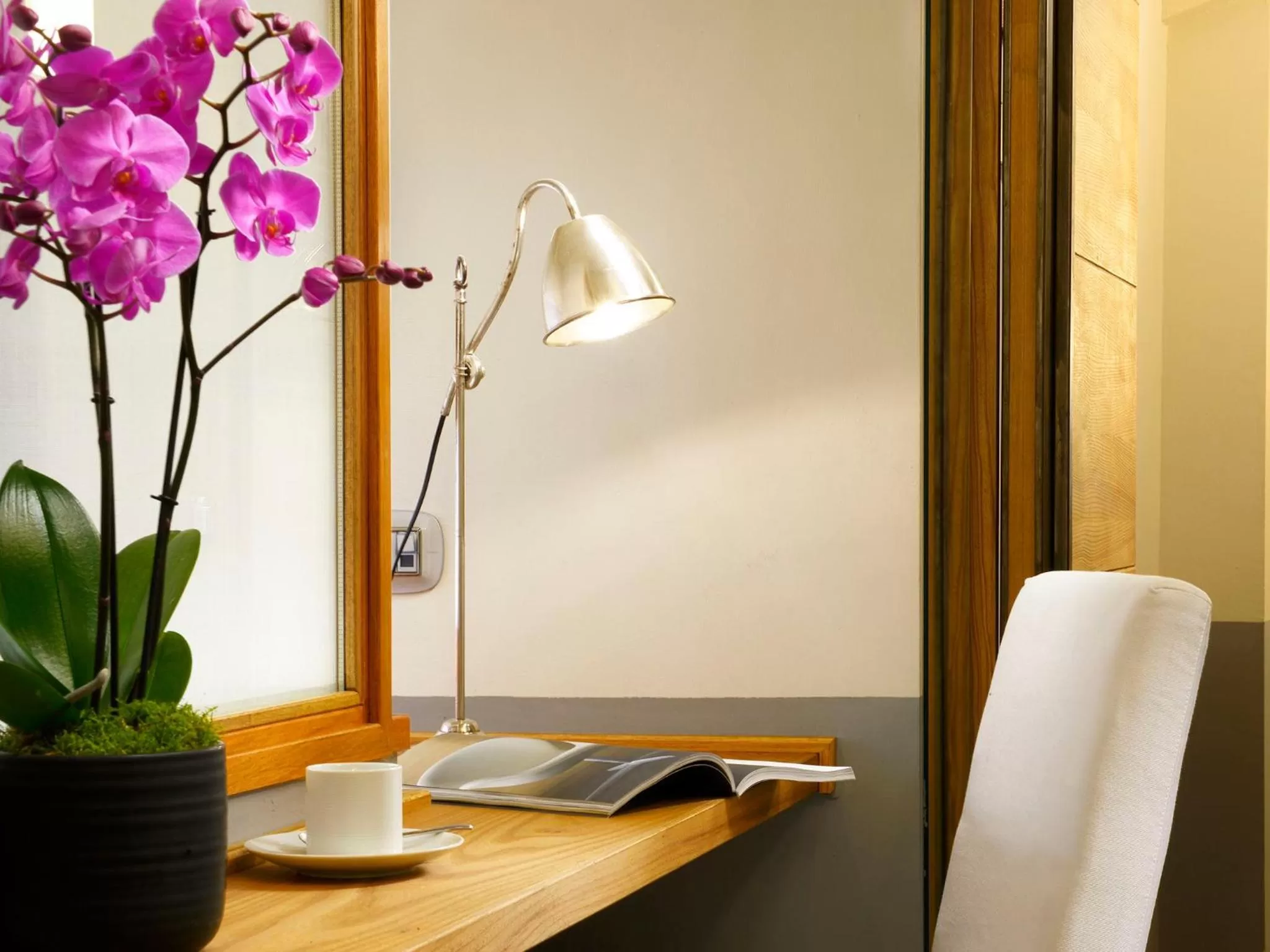 Seating area in Mario De' Fiori 37