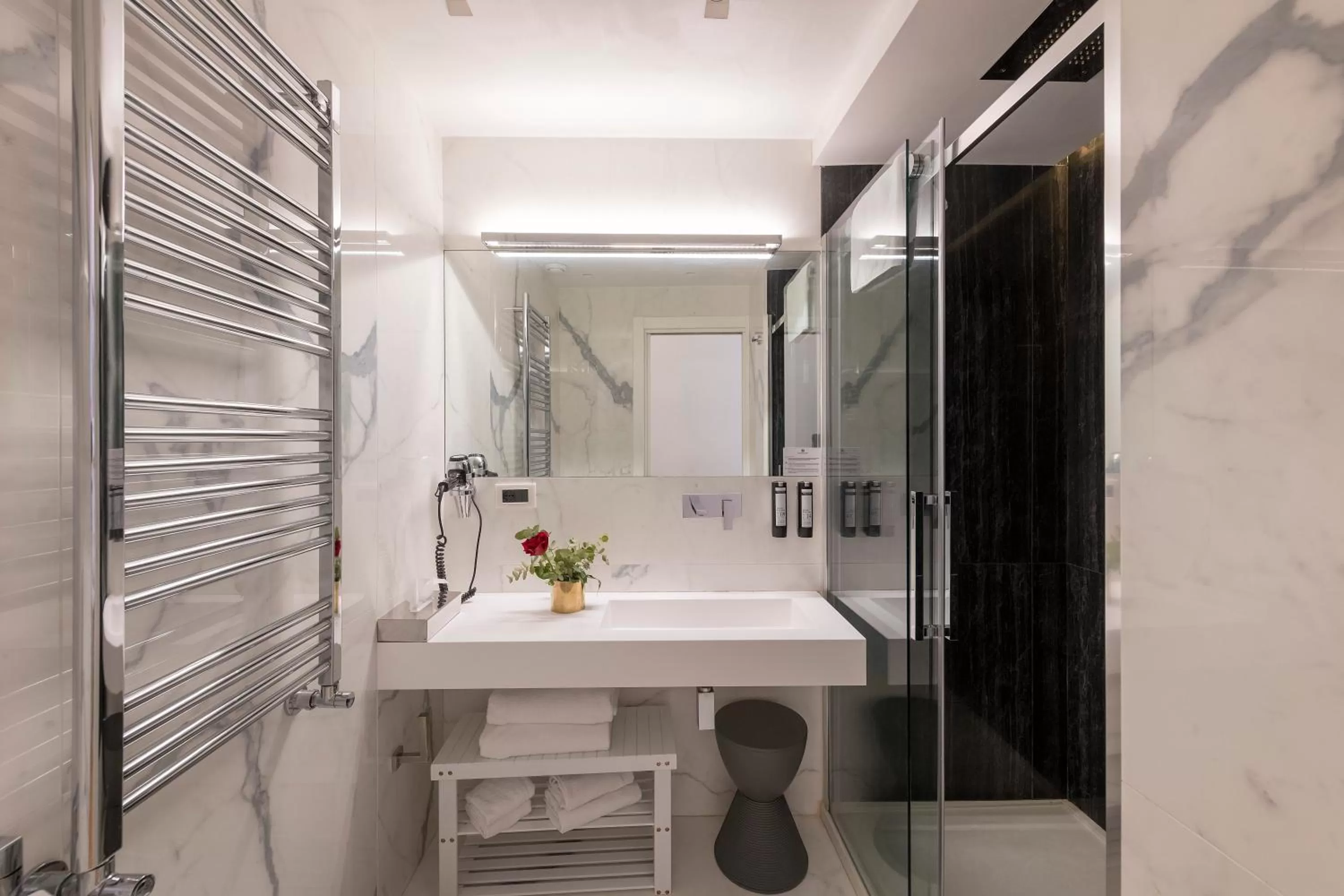 Shower in Argentina Residenza Style Hotel