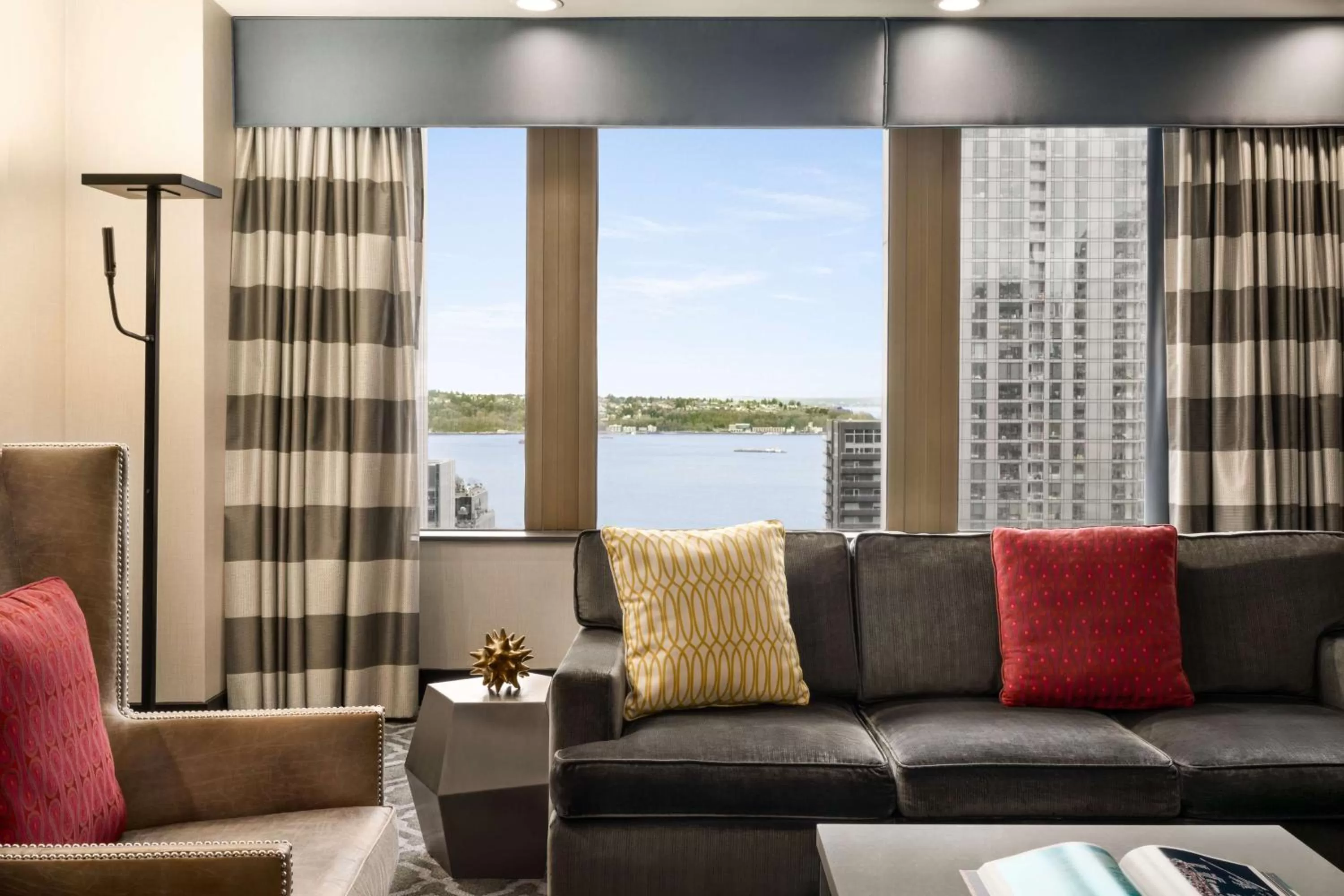 Living room in Hilton Motif Seattle