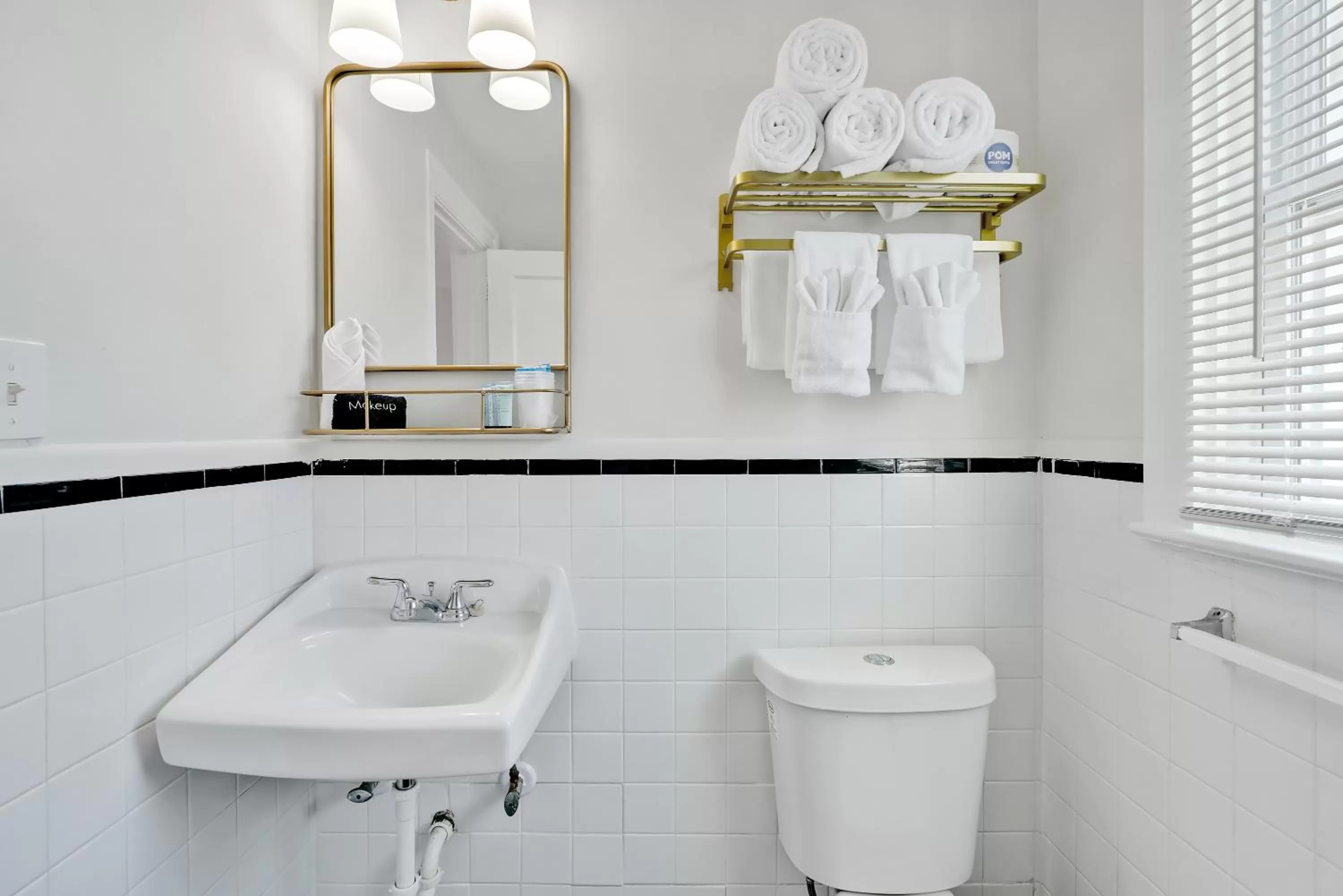 Toilet in The Starlite Inn