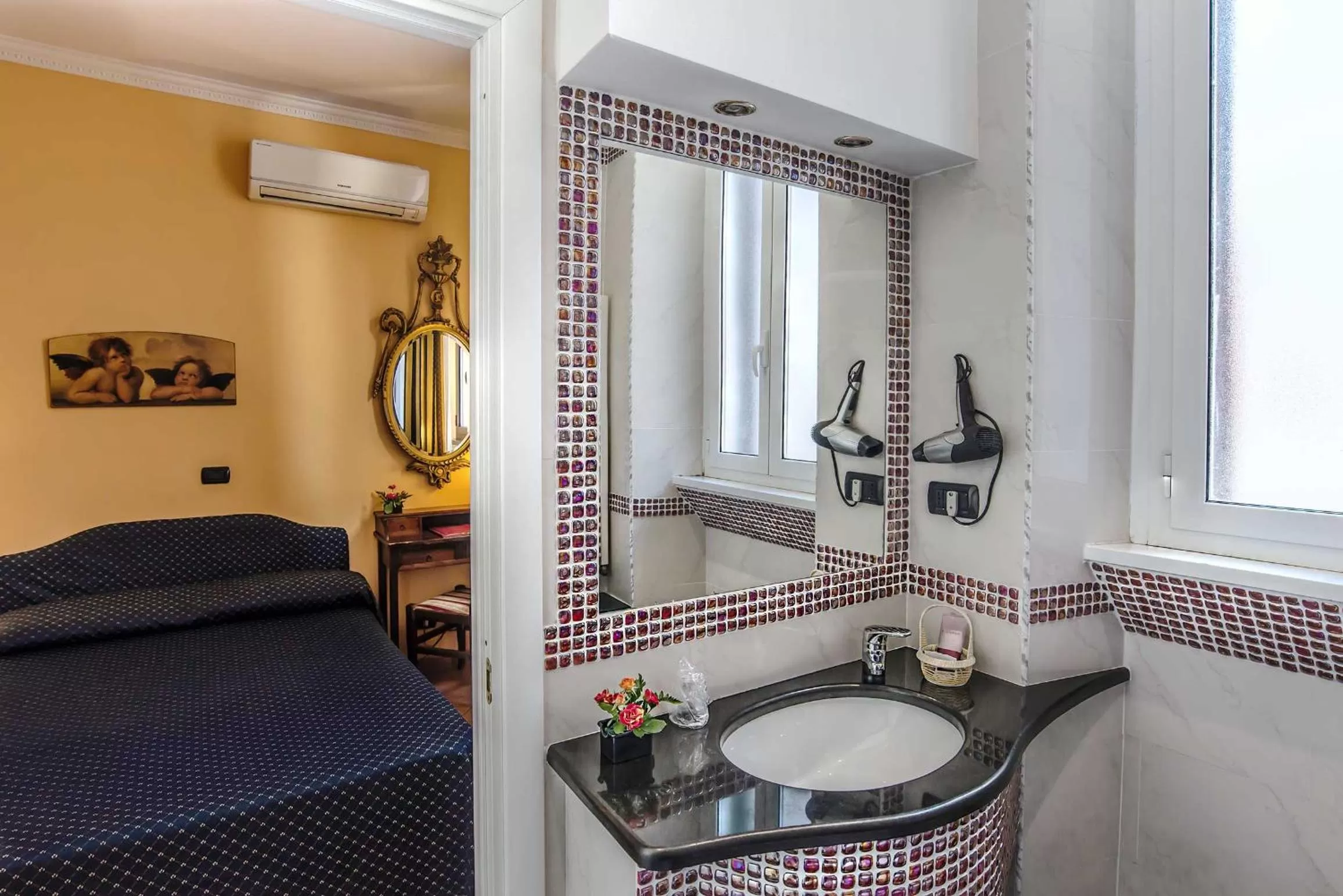 Photo of the whole room, Bed in Hotel Caracciolo