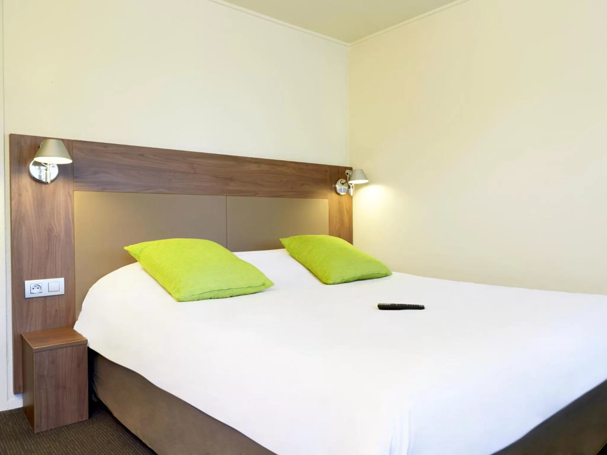 Bedroom, Bed in Campanile Béthune