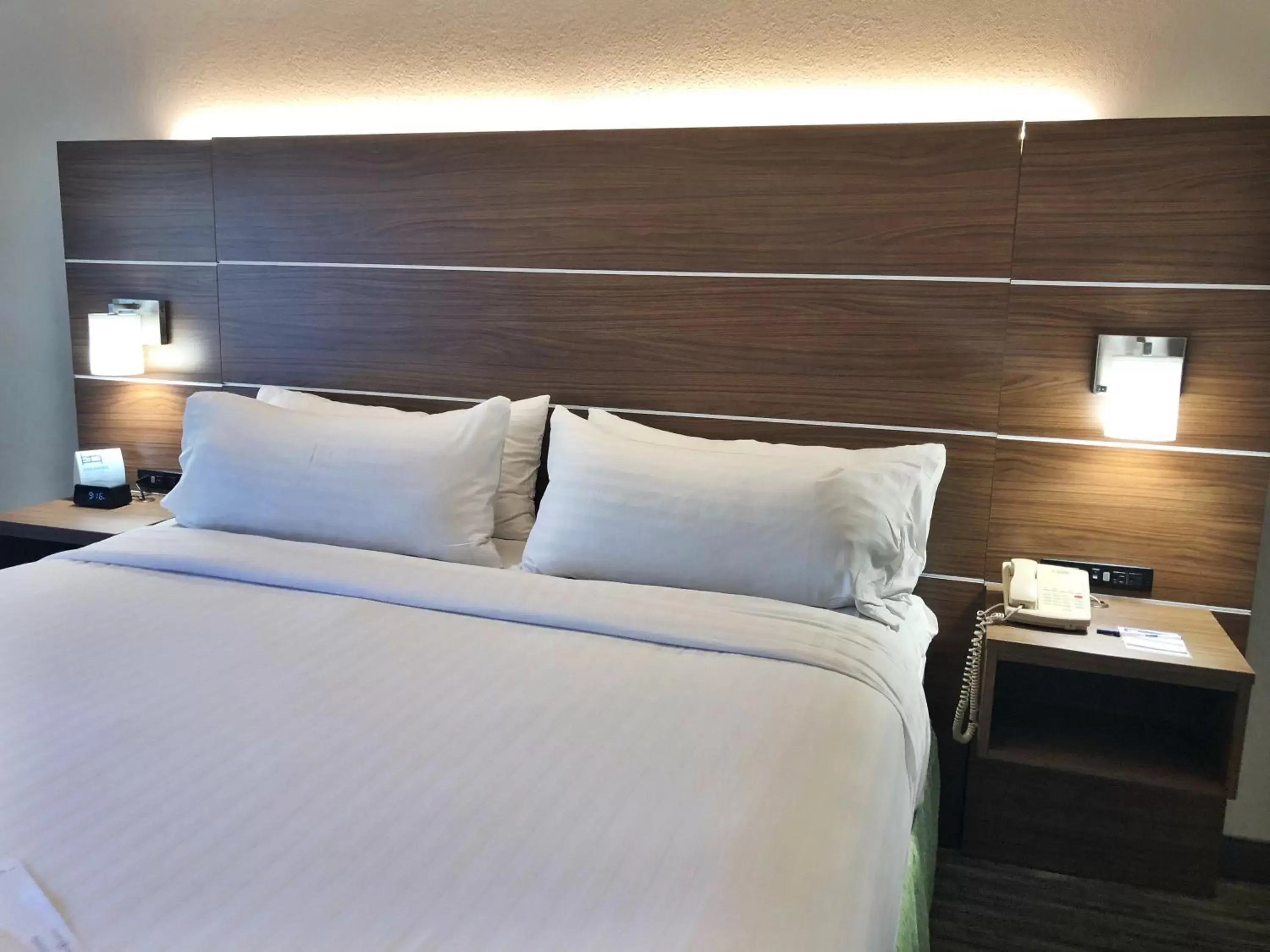 Standard Room in Holiday Inn Express Boca Raton - West, an IHG Hotel Standard Room in Holiday Inn Express Boca Raton - West, an IHG Hotel