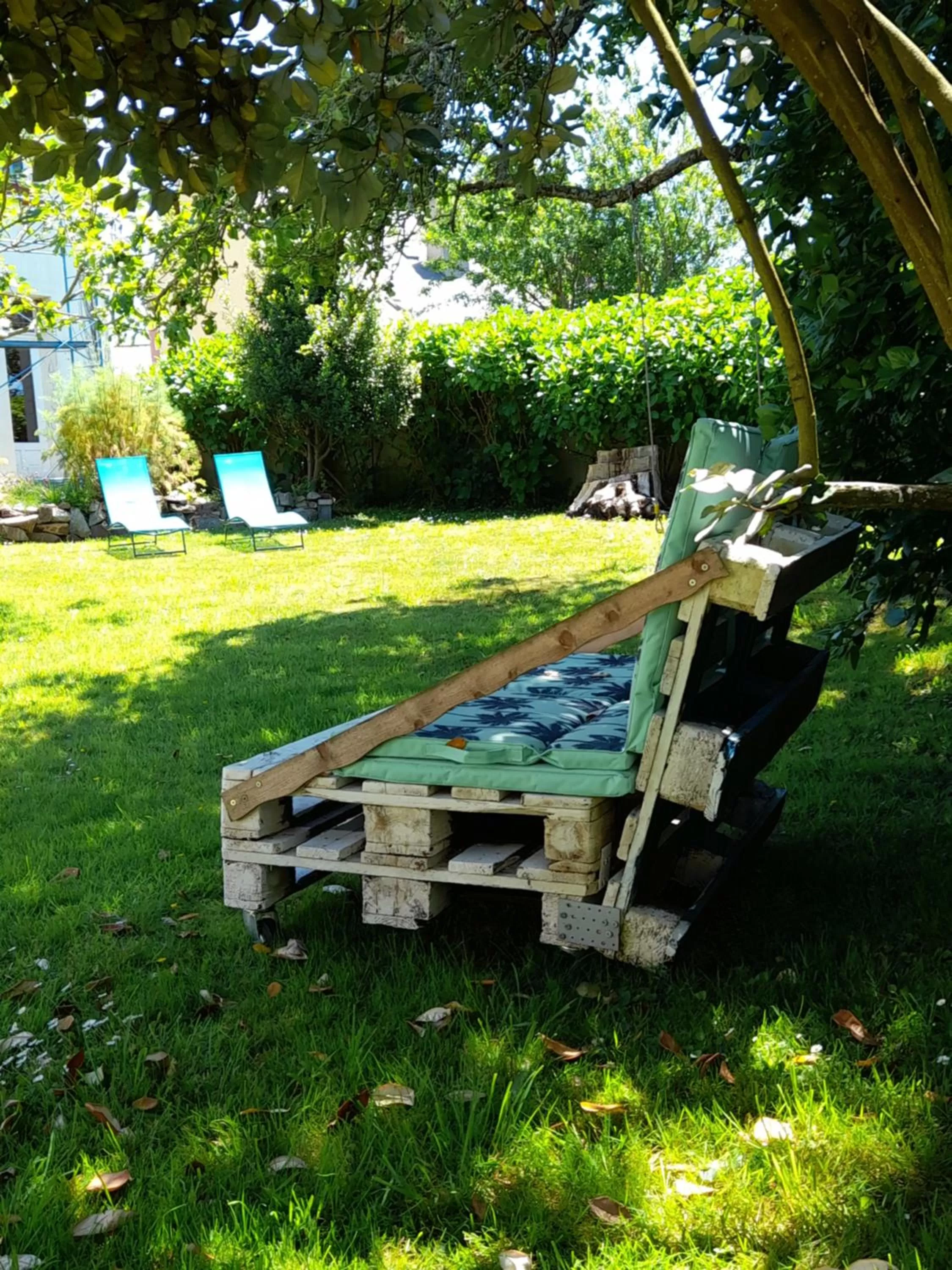 Garden in Les Hortensias - Chambres d'Hôtes