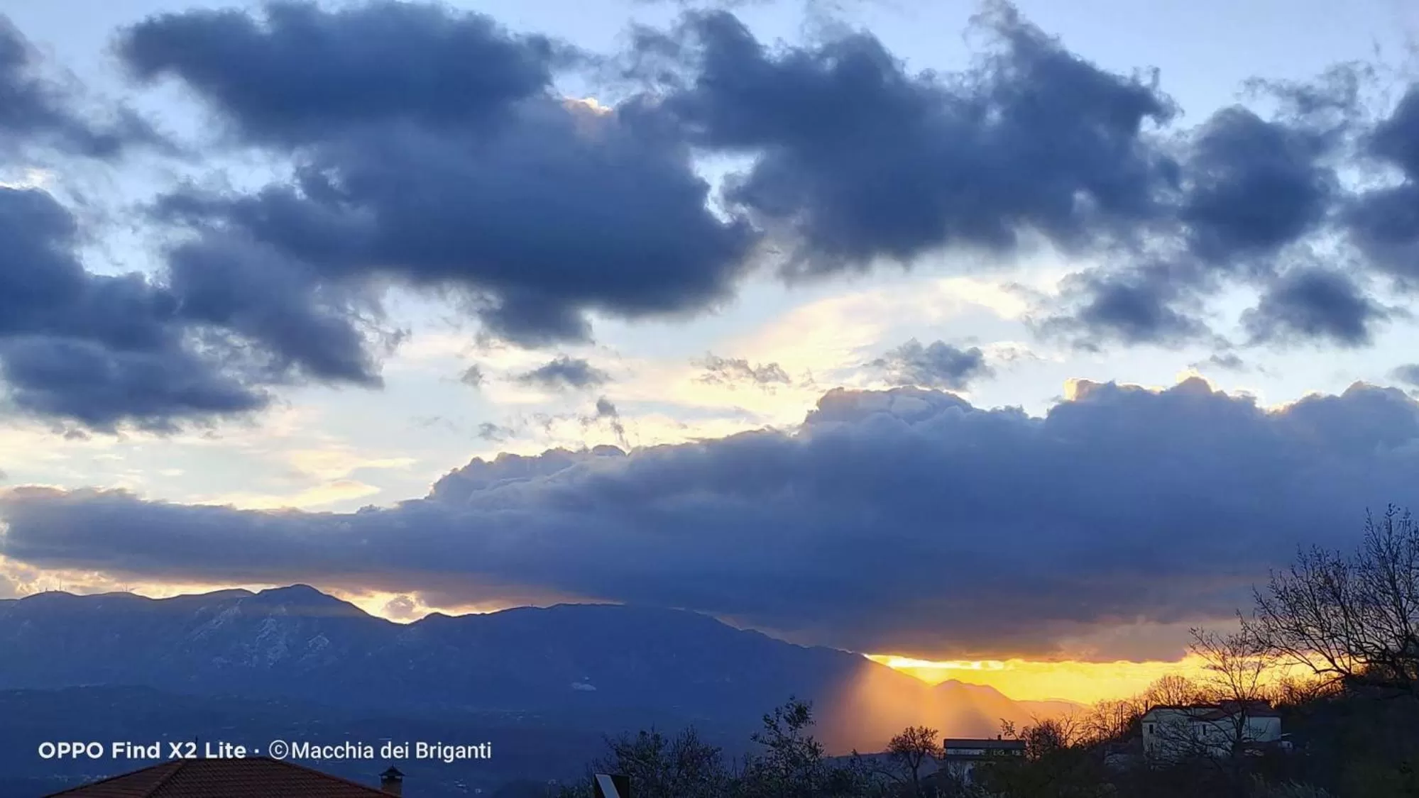 Sunrise in Agriturismo Macchia dei briganti - b&b