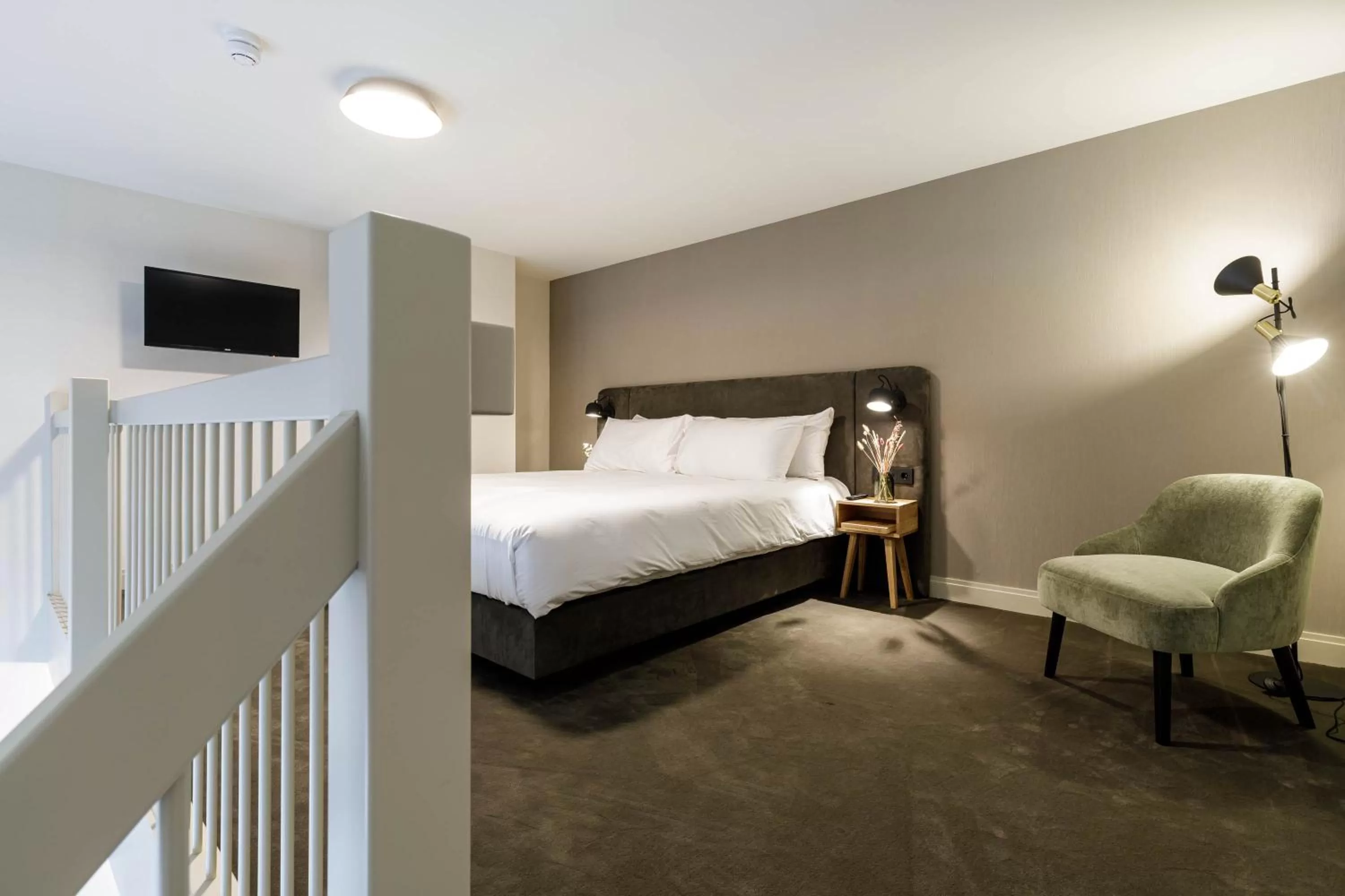 Bed in Hotel Flora Batava