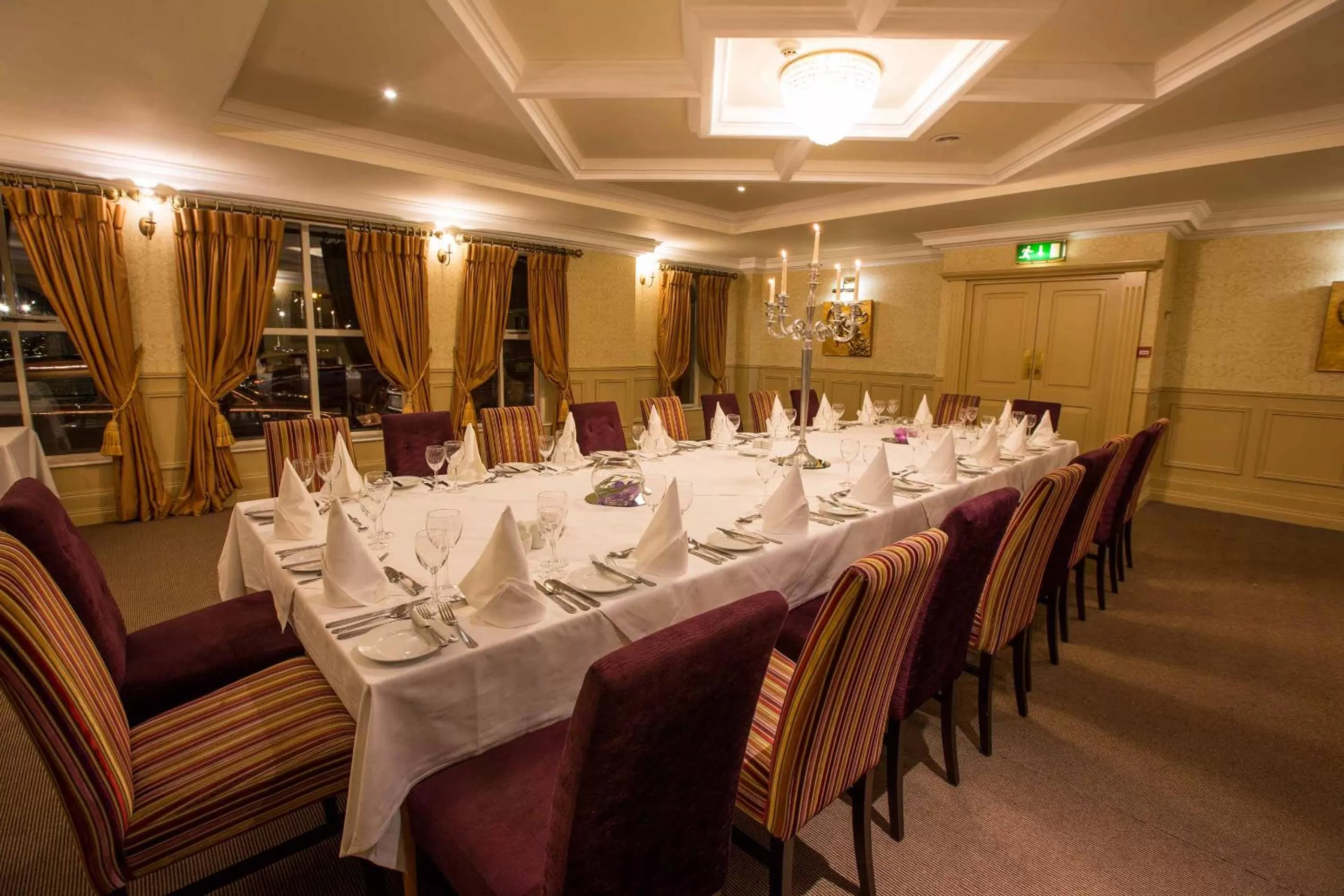 Food and drinks in Anner Hotel