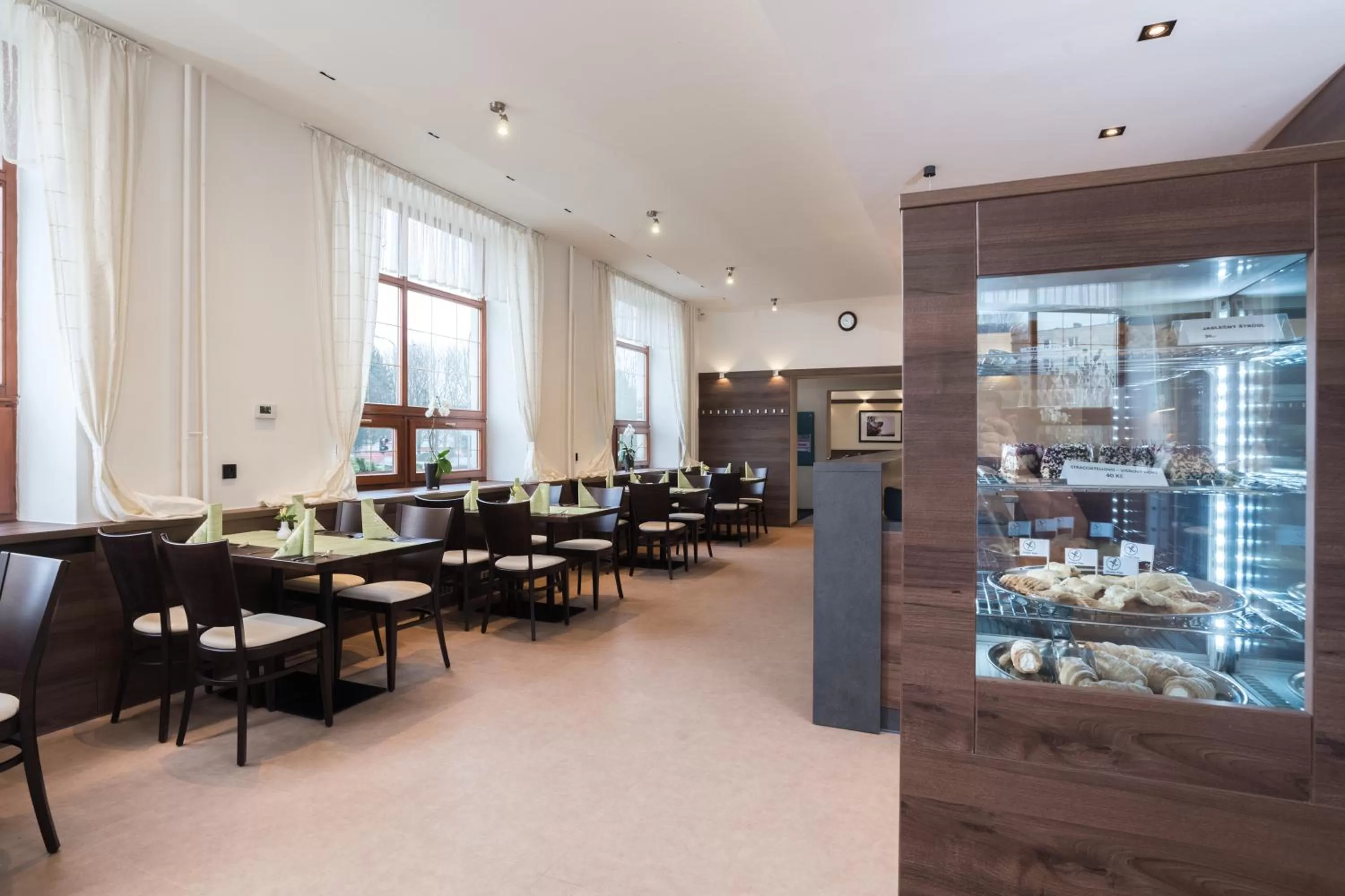 Restaurant/places to eat in Hotel Slavia