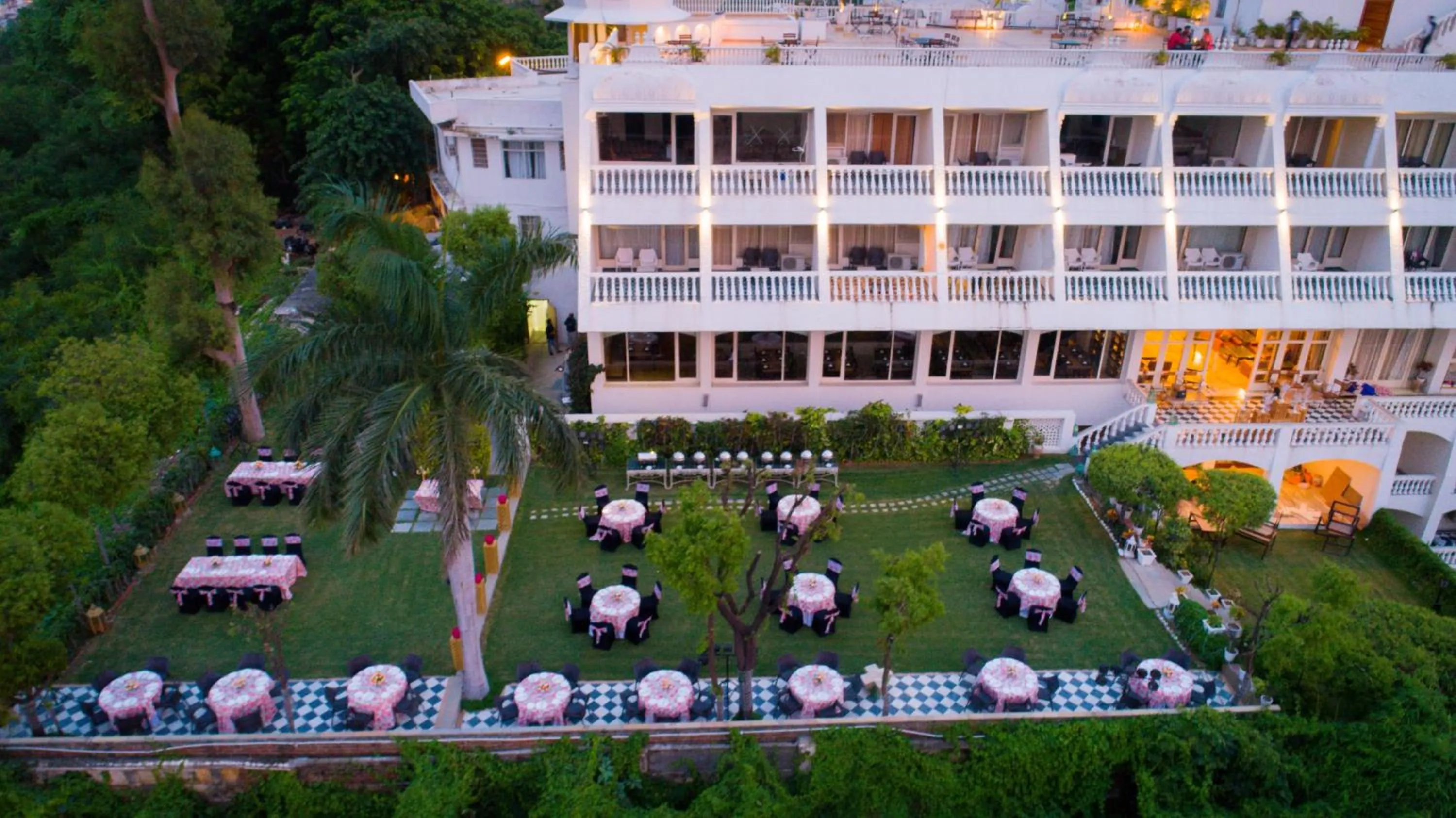 Banquet/Function facilities in Hotel Hilltop Palace