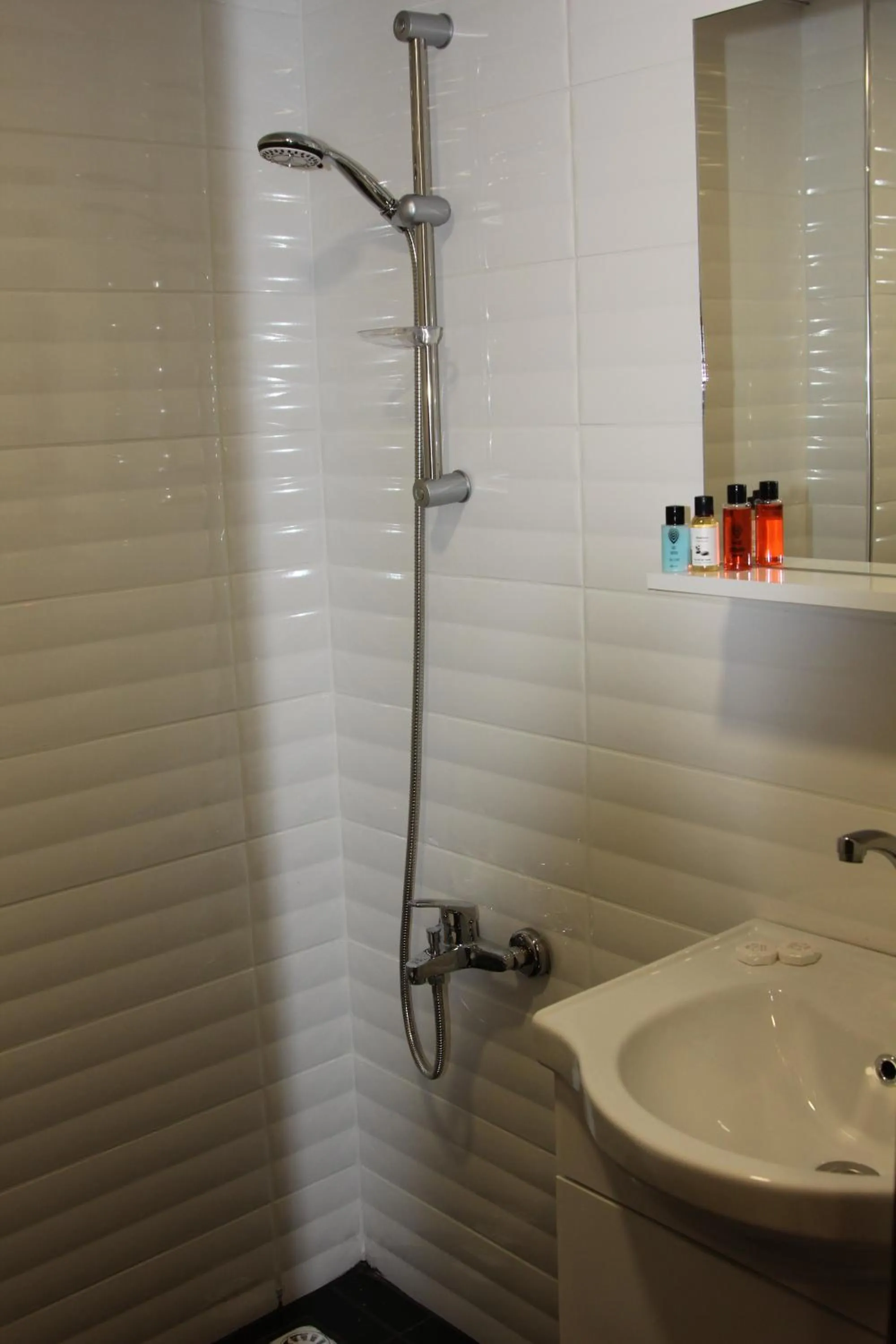 Shower in Esperanza Hotel