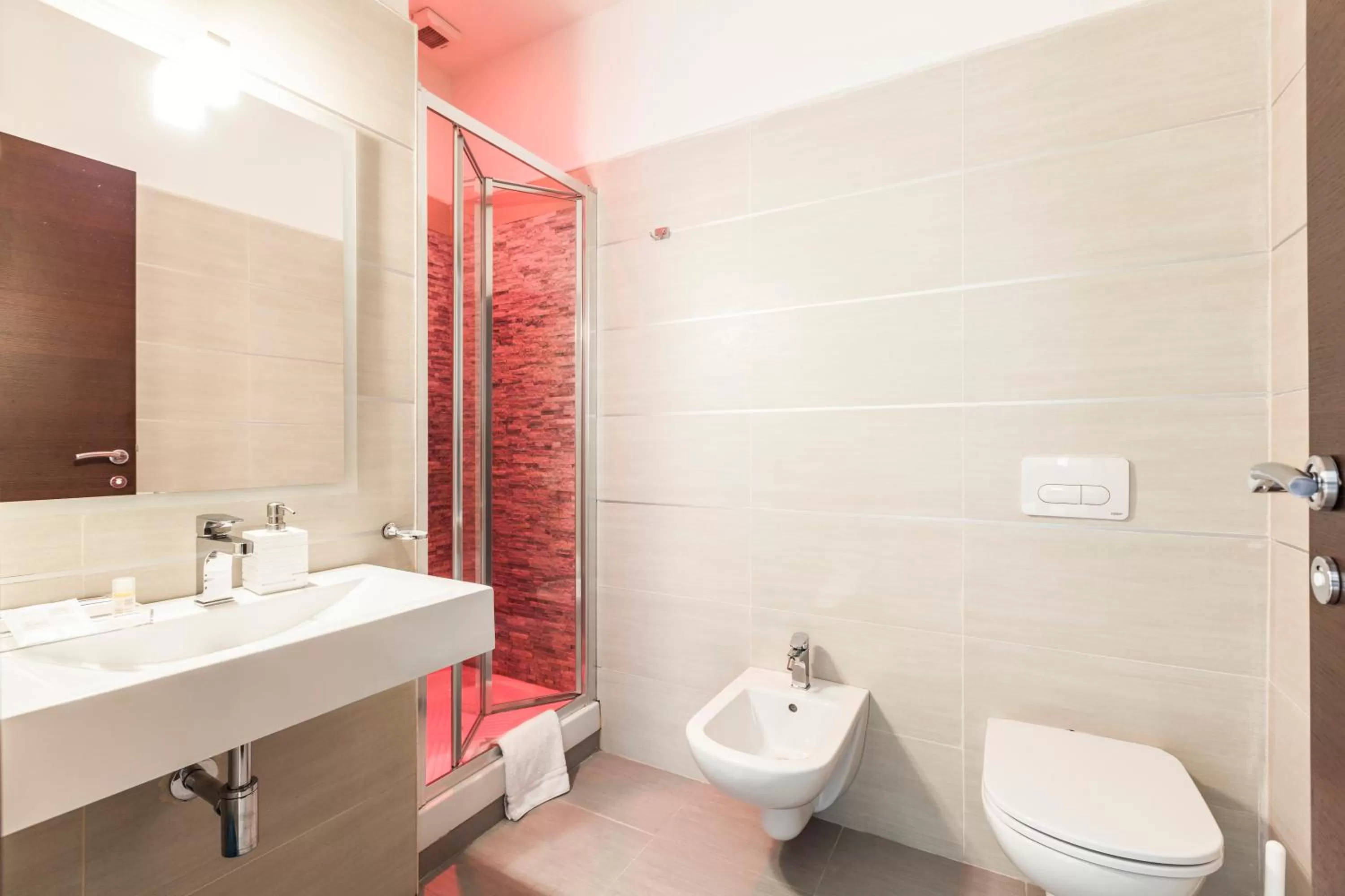 Bathroom in Stardust Rome