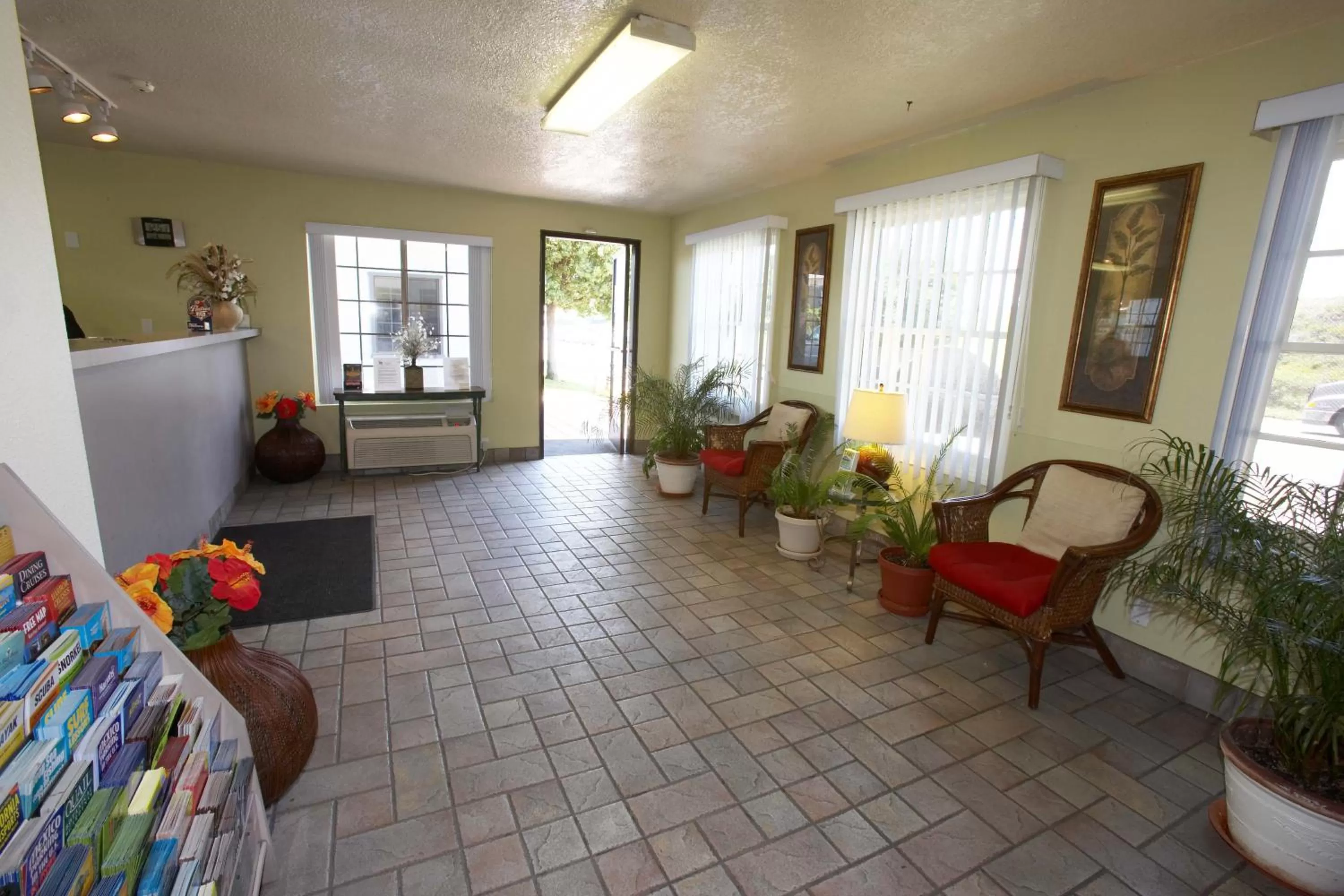 Lobby or reception in EZ 8 Motel Old Town