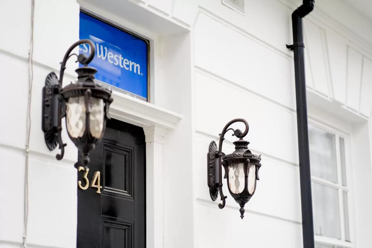 Property building in Best Western Buckingham Palace Rd