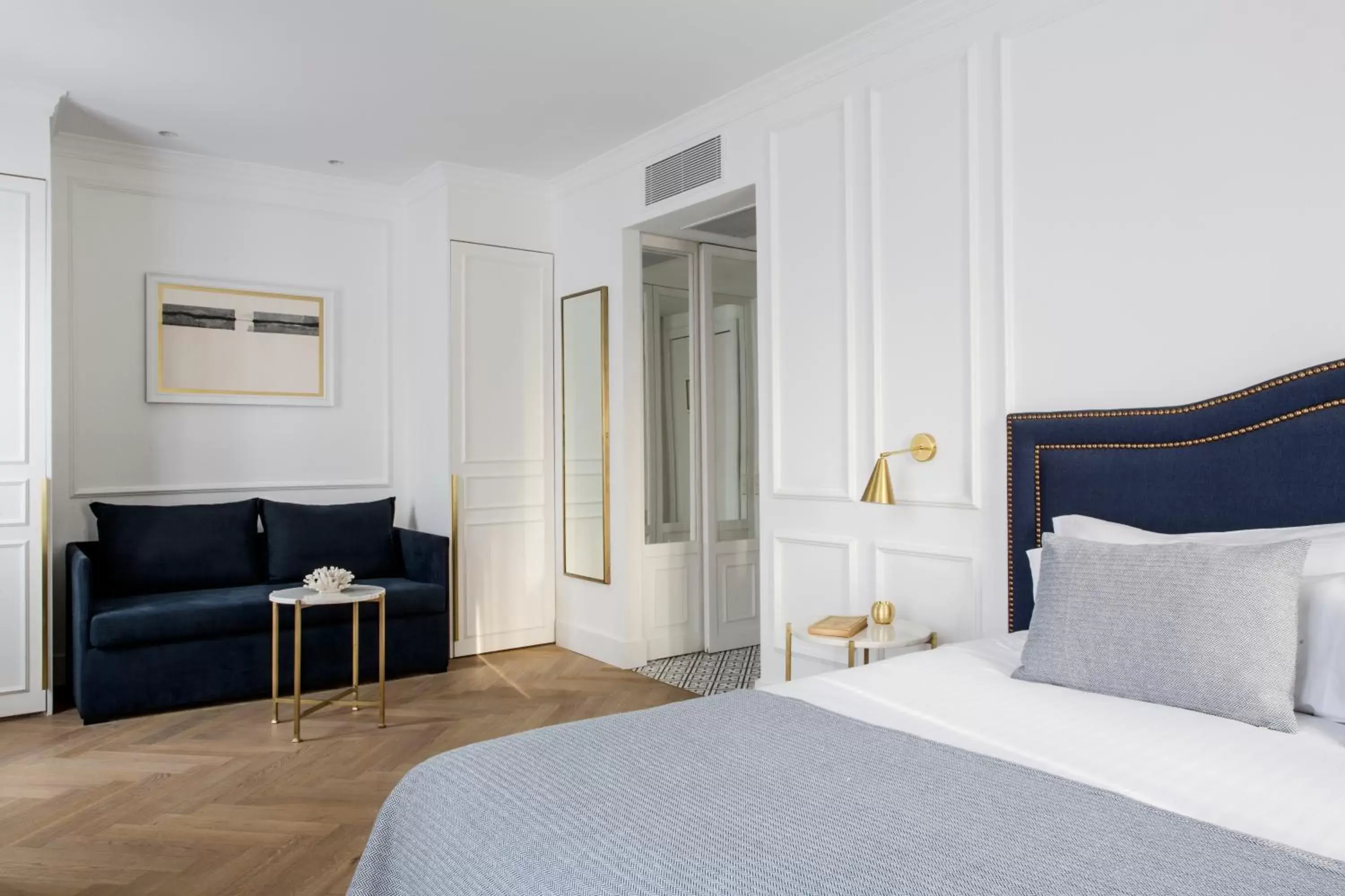 Junior Suite with Balcony in Hotel Midmost by Majestic Hotel Group Junior Suite with Balcony in Hotel Midmost by Majestic Hotel Group