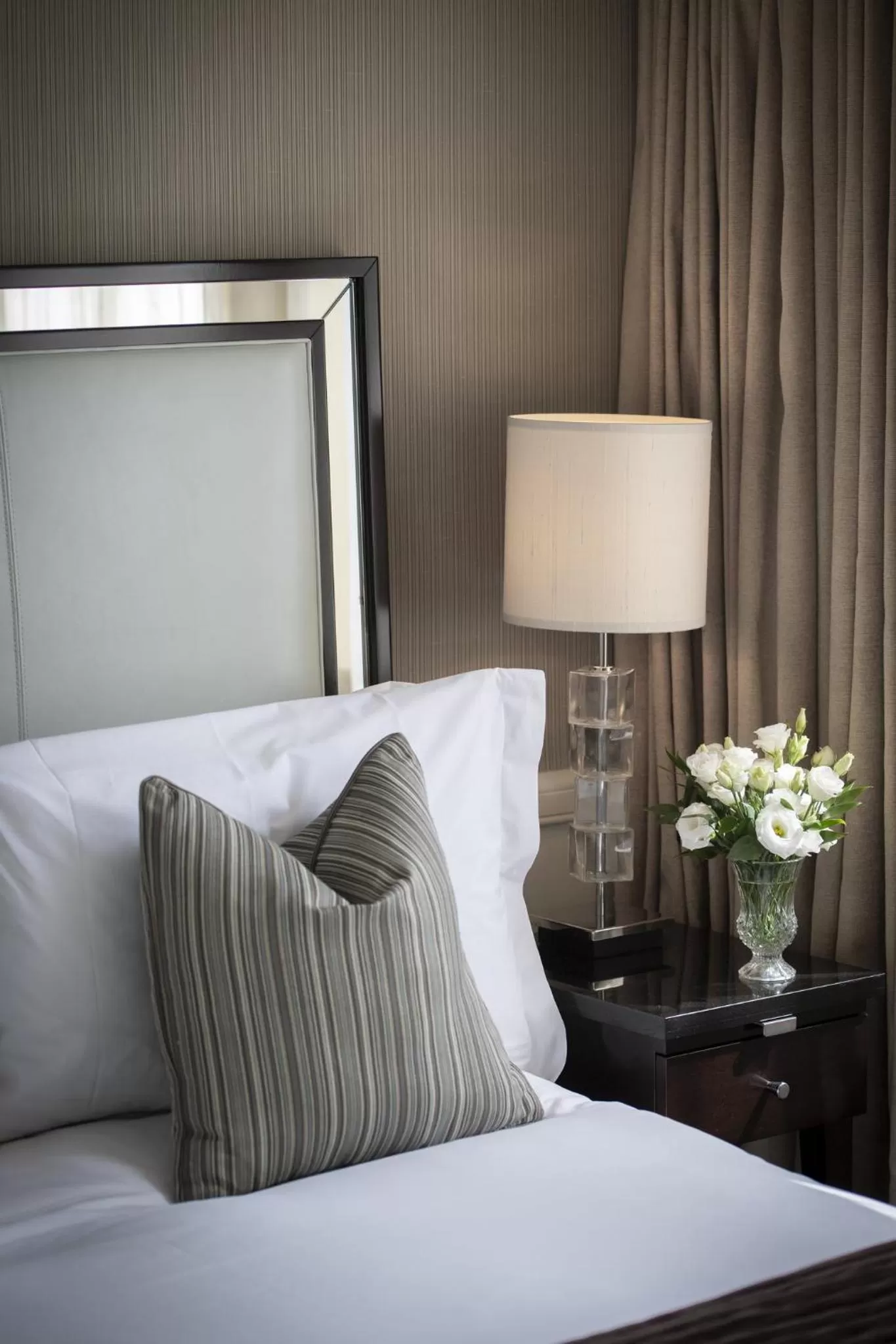 Photo of the whole room, Bed in The Bristol Hotel