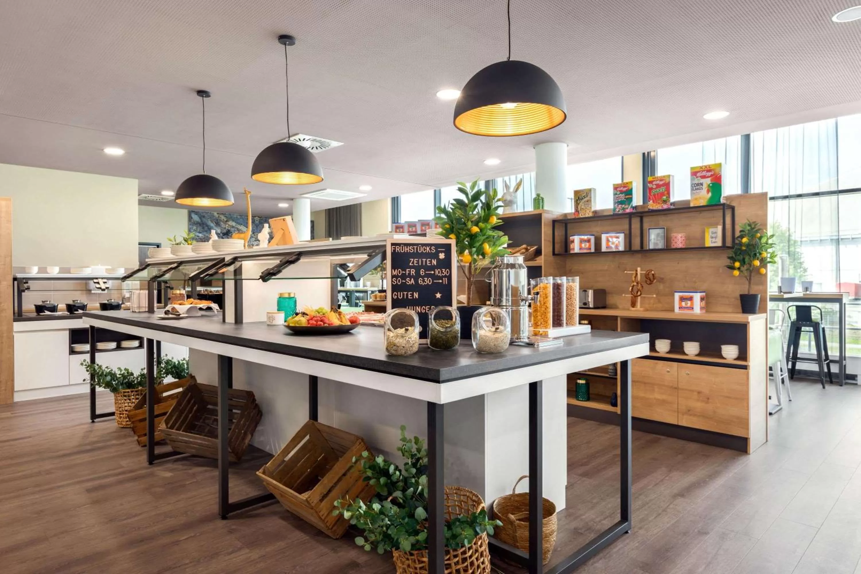 Restaurant/places to eat in Super 8 by Wyndham Oberhausen am Centro