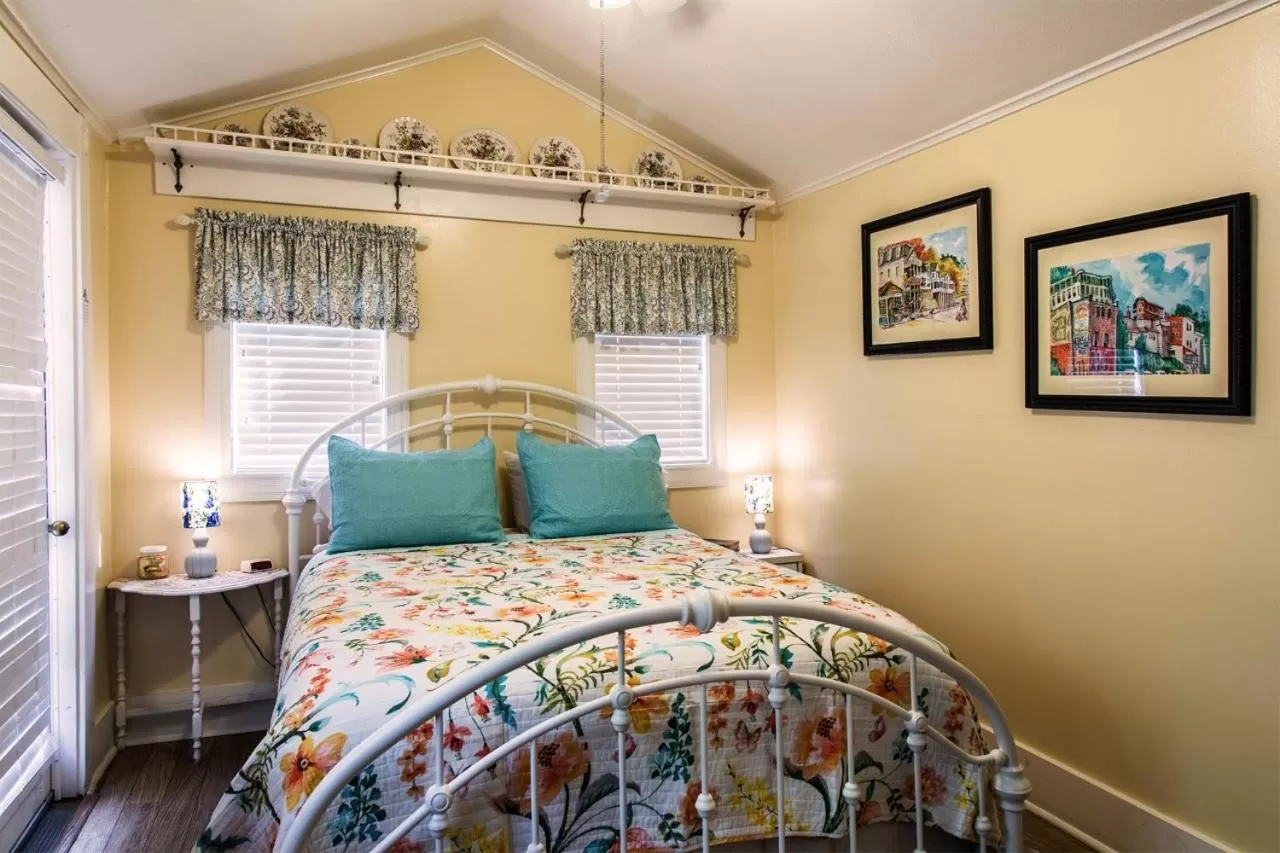 Bed in Hidden Springs Bed and Breakfast