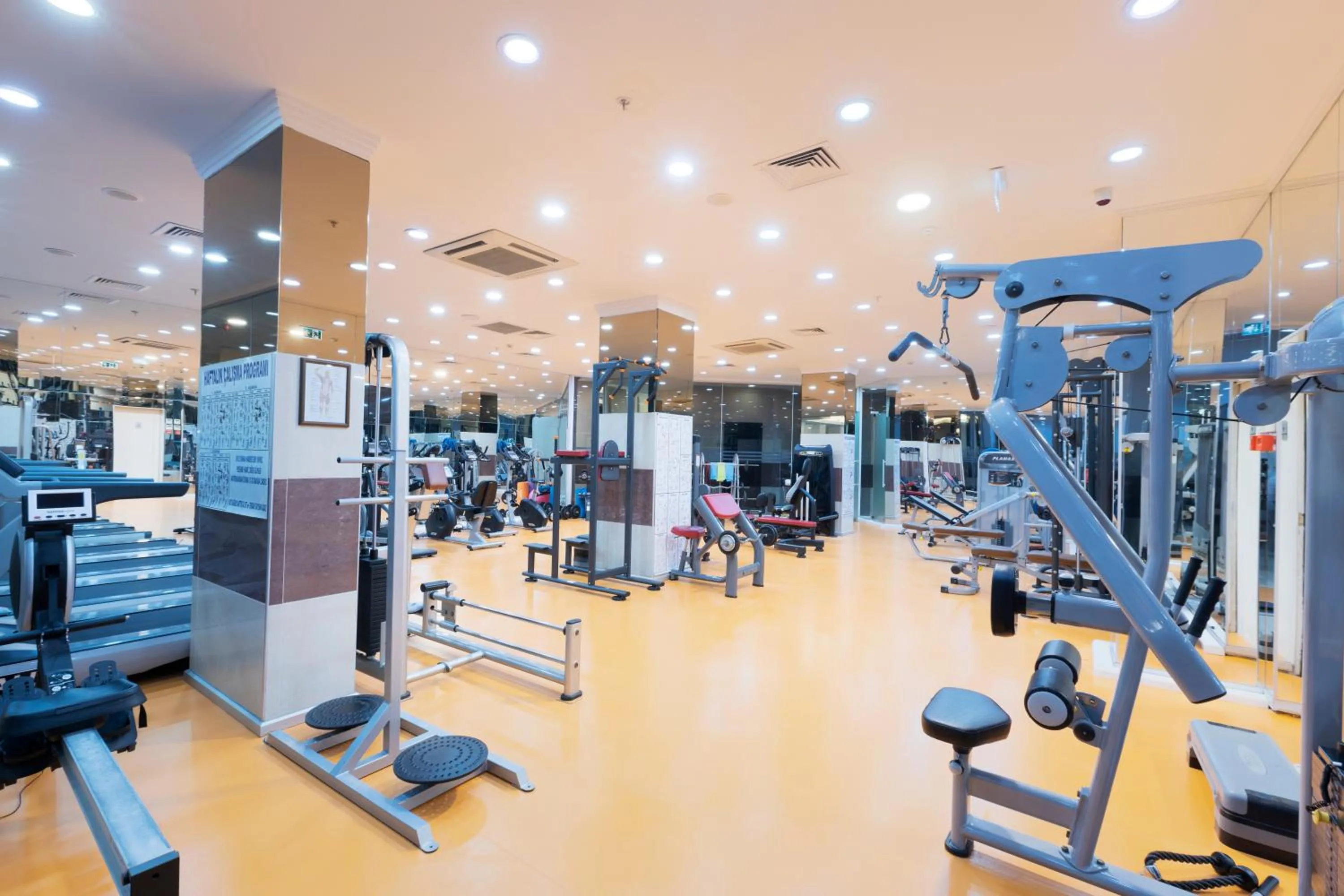 Fitness centre/facilities in Mercure Istanbul Bakirkoy