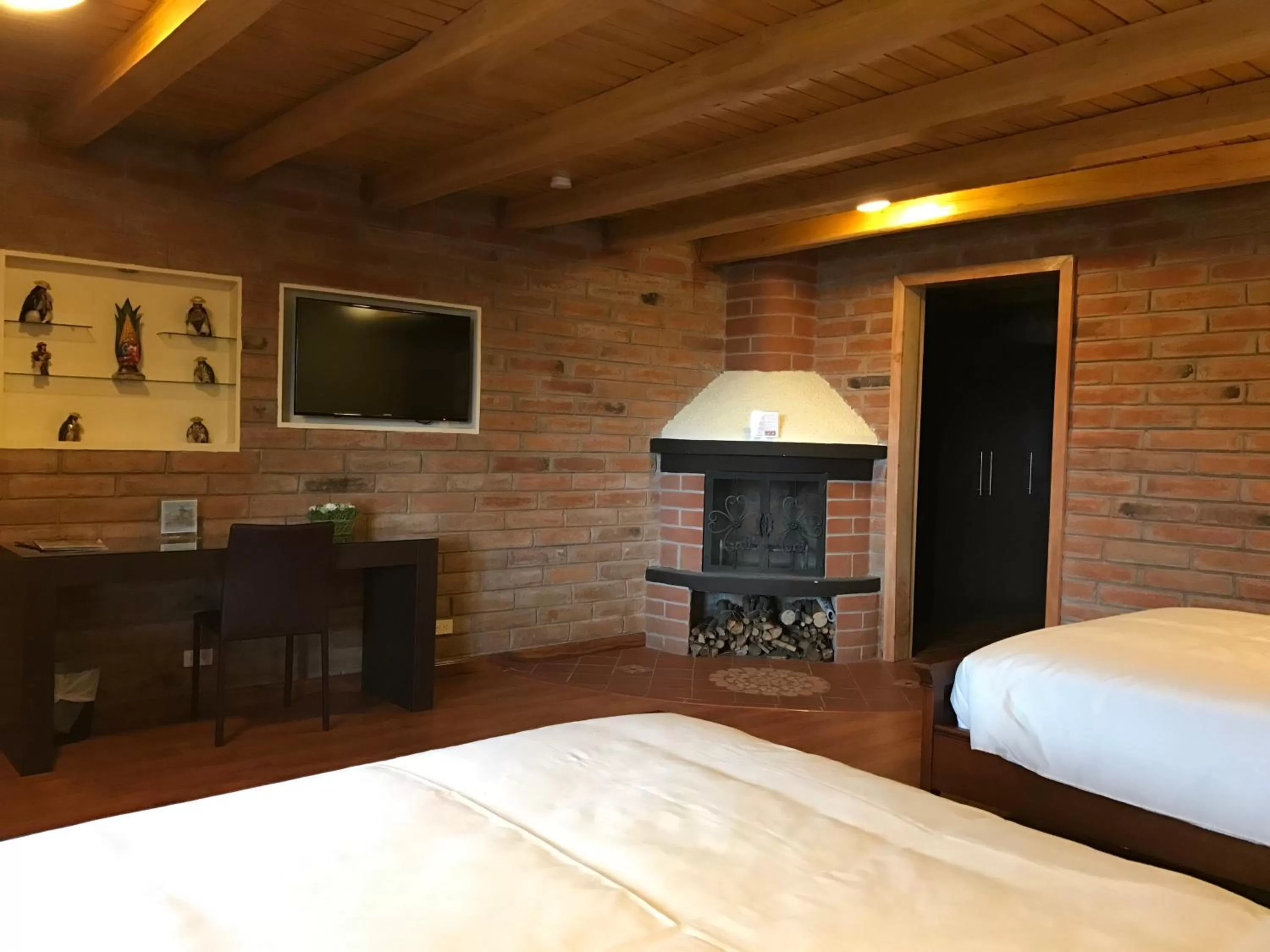 Photo of the whole room, Bed in Puertolago Country Inn & Resort