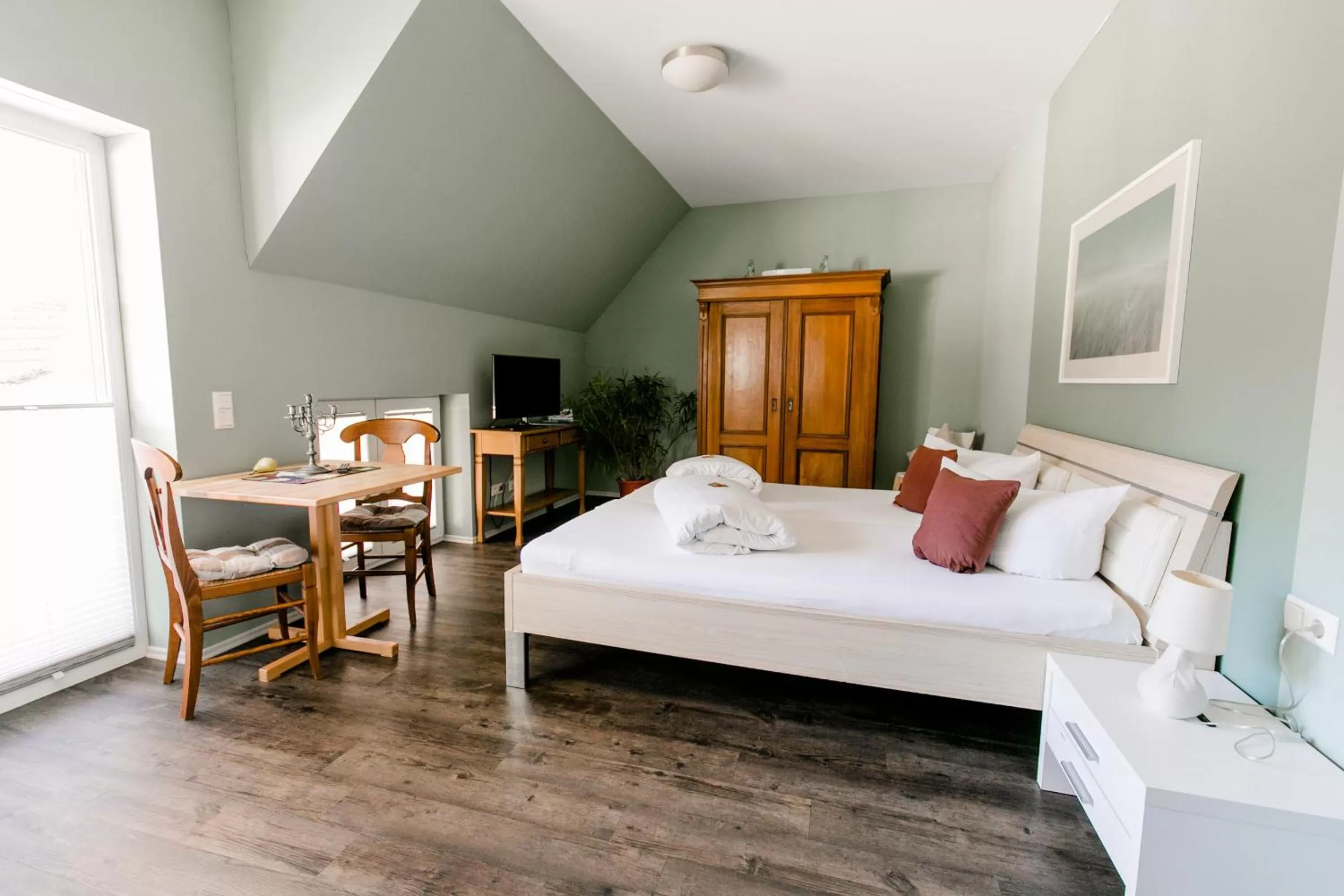 Photo of the whole room, Bed in Burgers Hotel