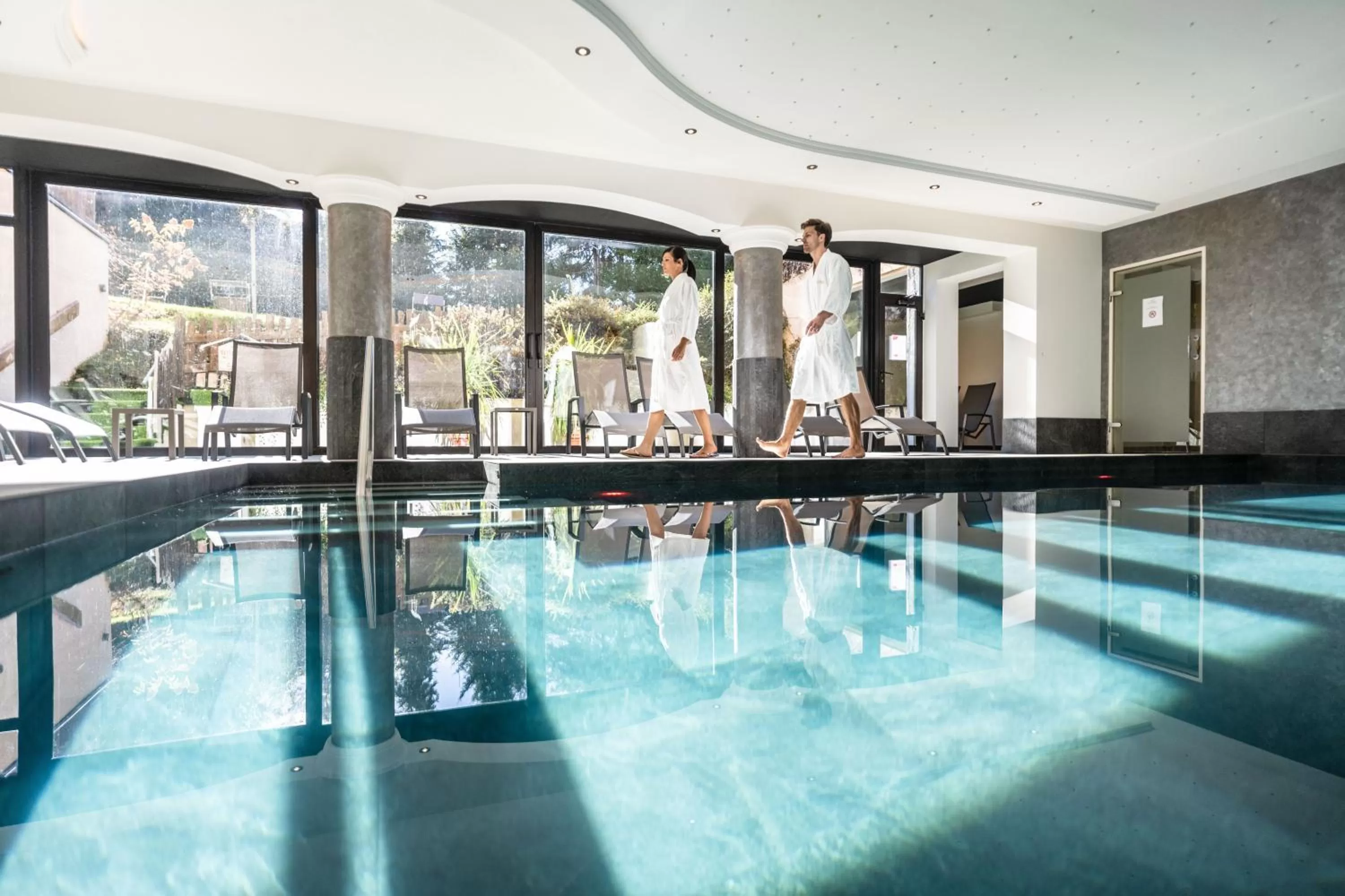Swimming pool in Hotel Seefelderhof