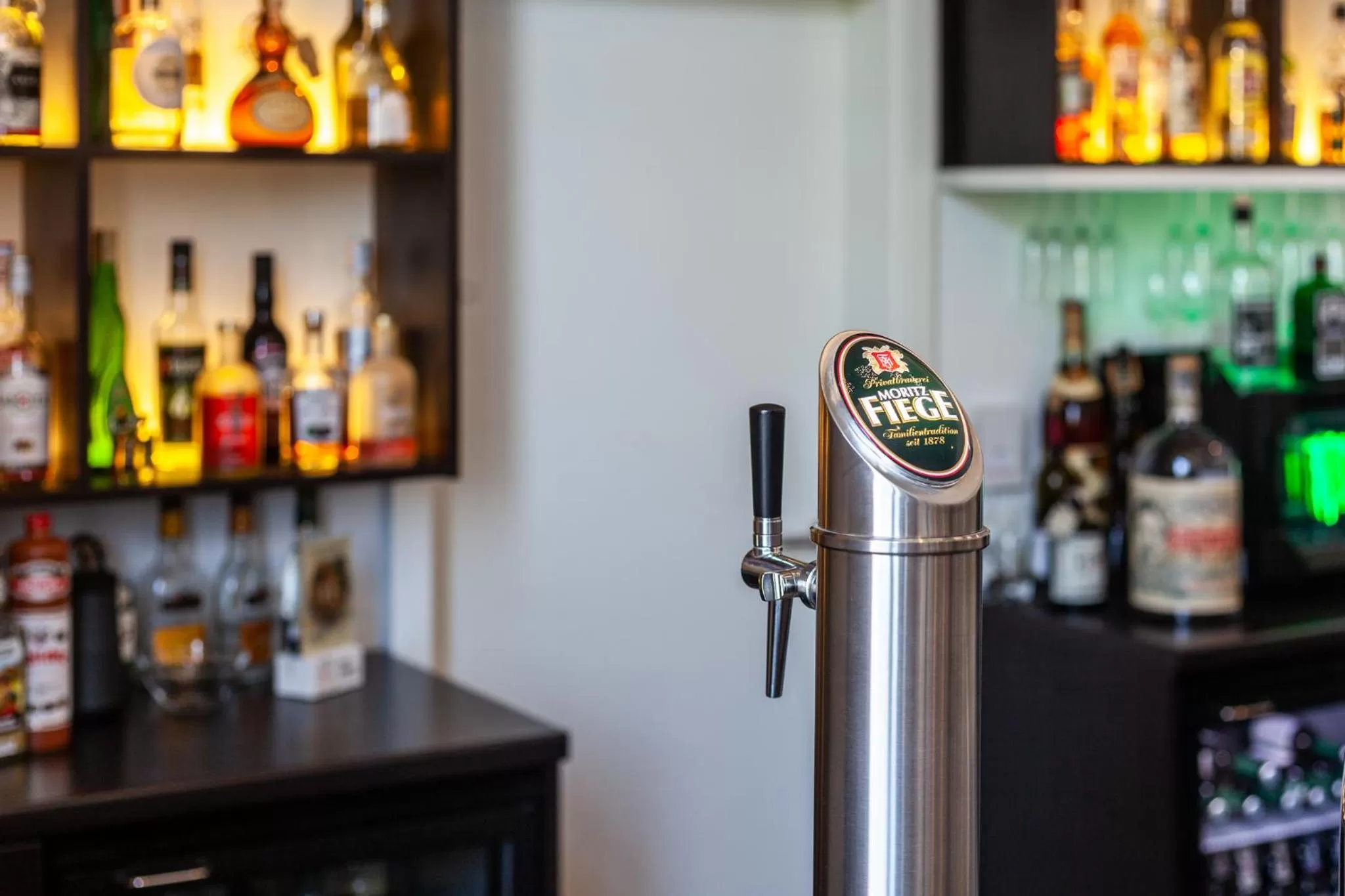 Lounge or bar in Ruhr Inn Hotel