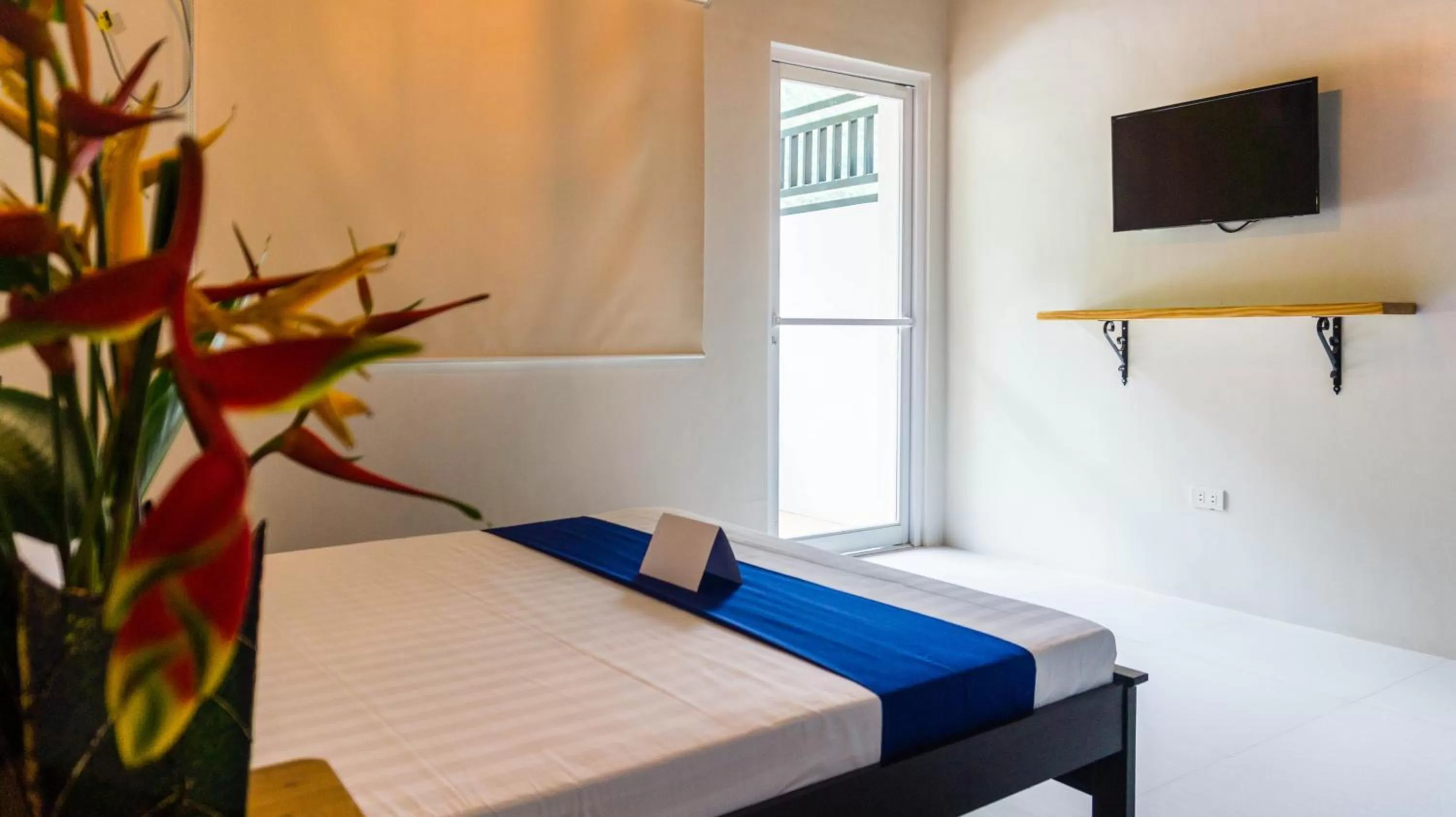 TV and multimedia, Bed in South Anchorage Inn