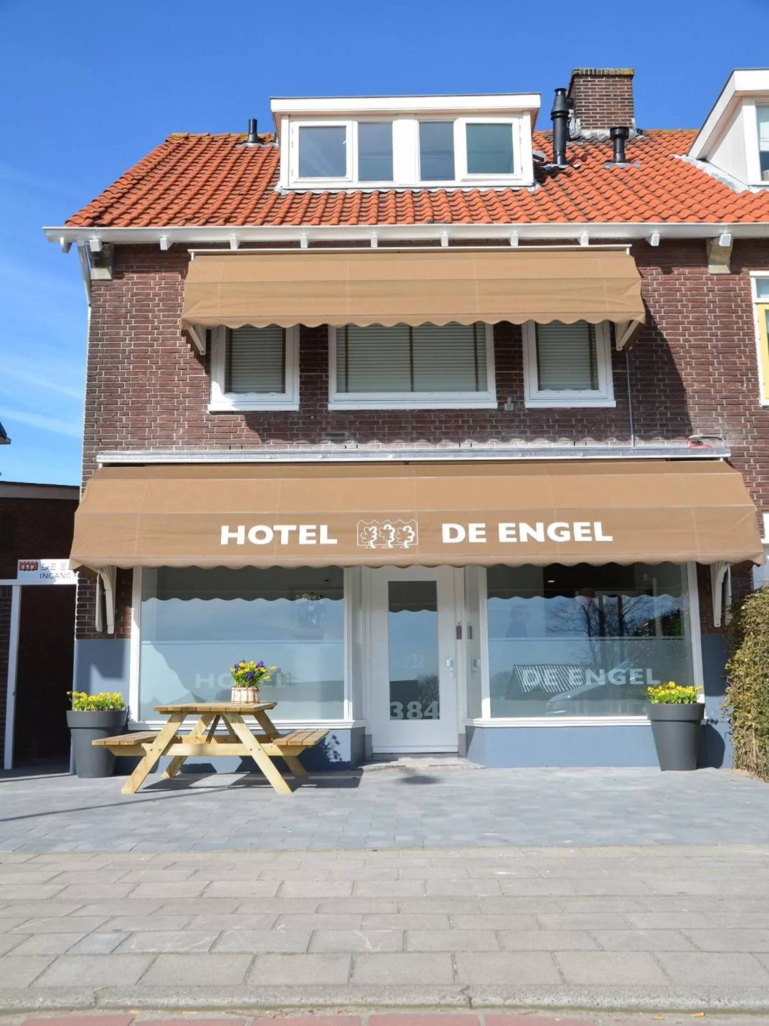 Facade/entrance, Property Building in Hotel Restaurant de Engel